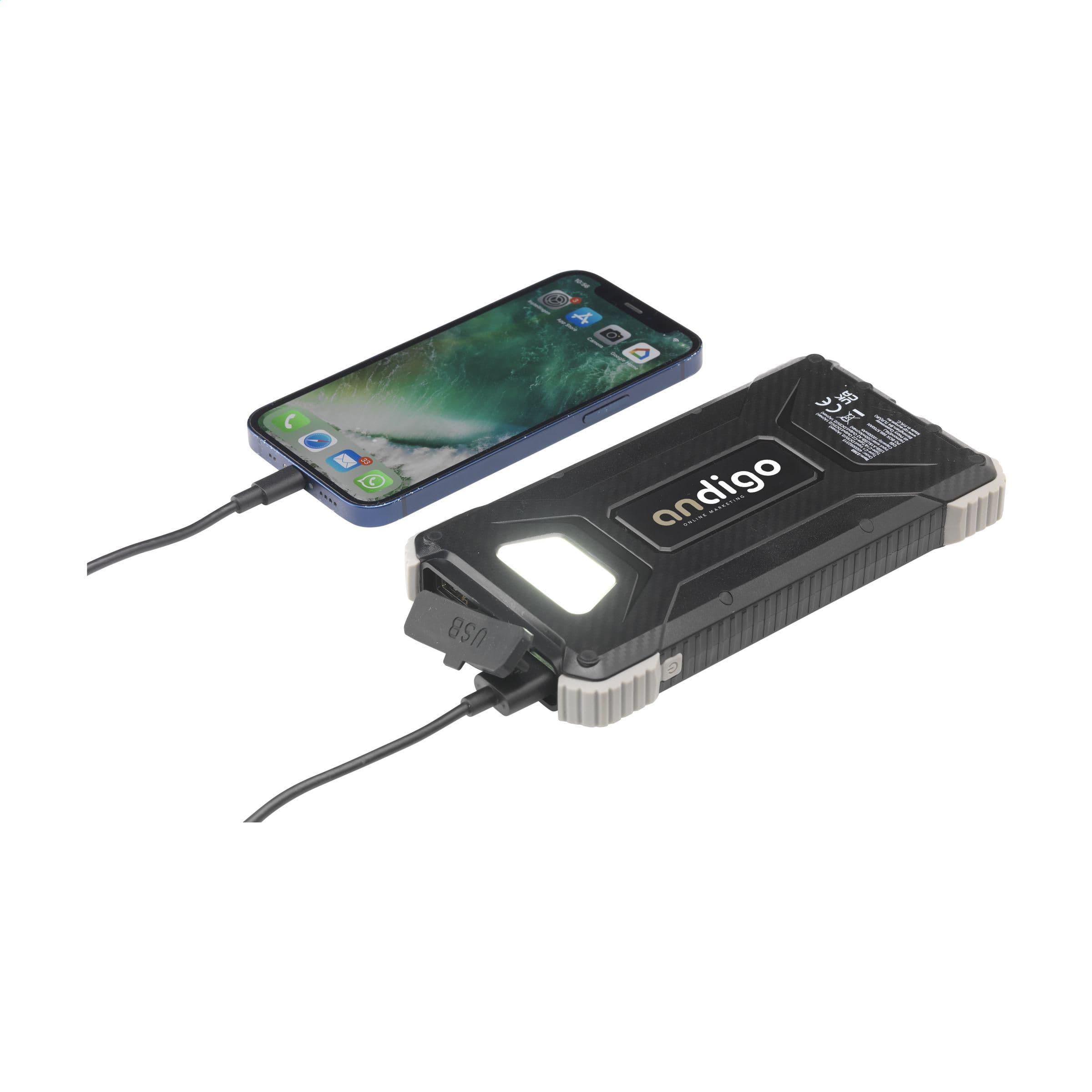 Chargeur solaire Trail RCS 10000 en situation