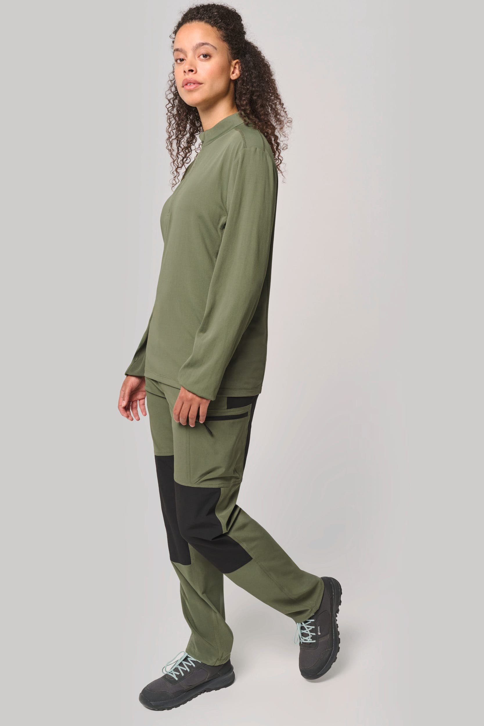 Pantalon outdoor unisexe en situation