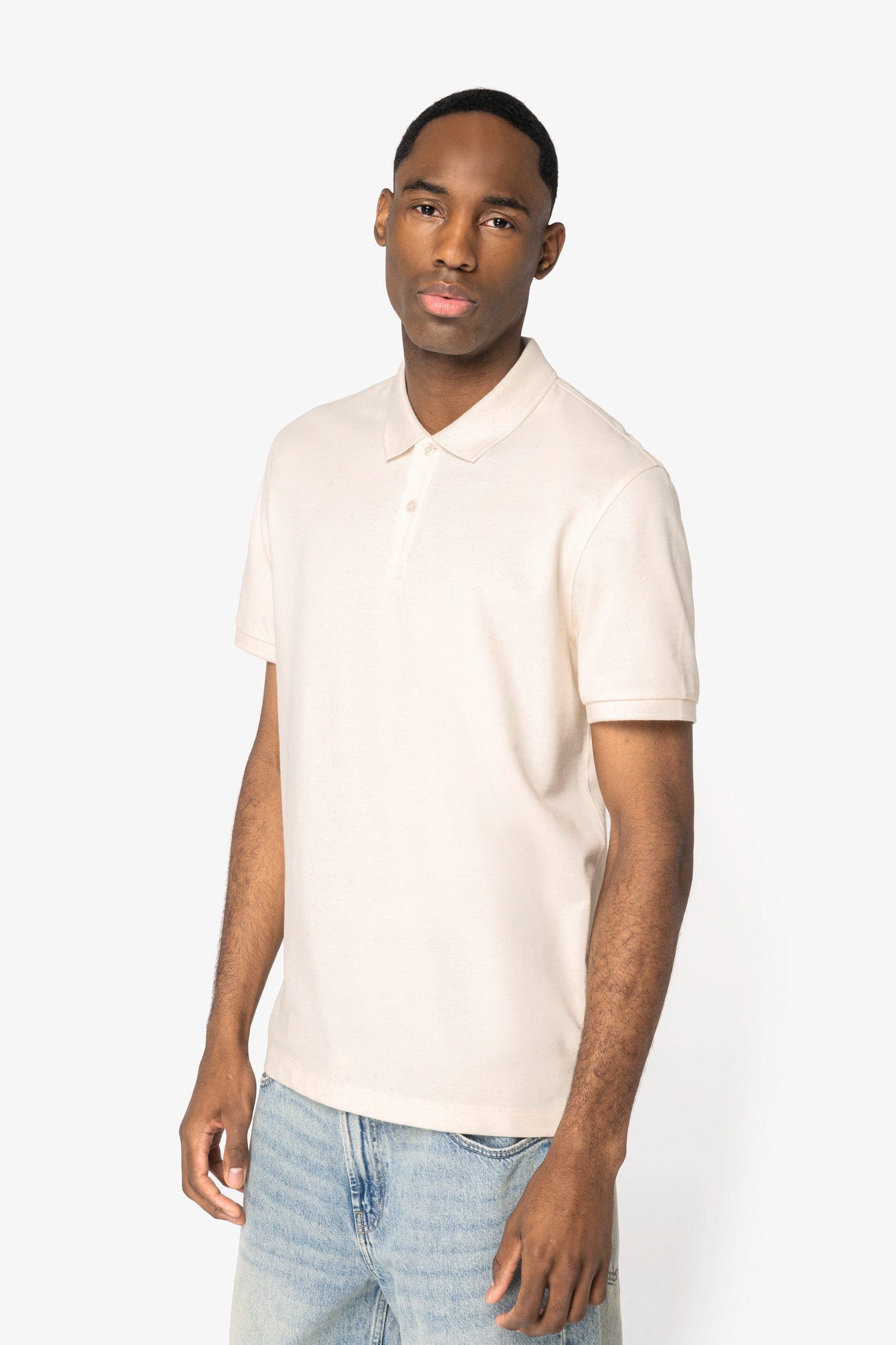 Polo écoresponsable maille piquée homme en situation