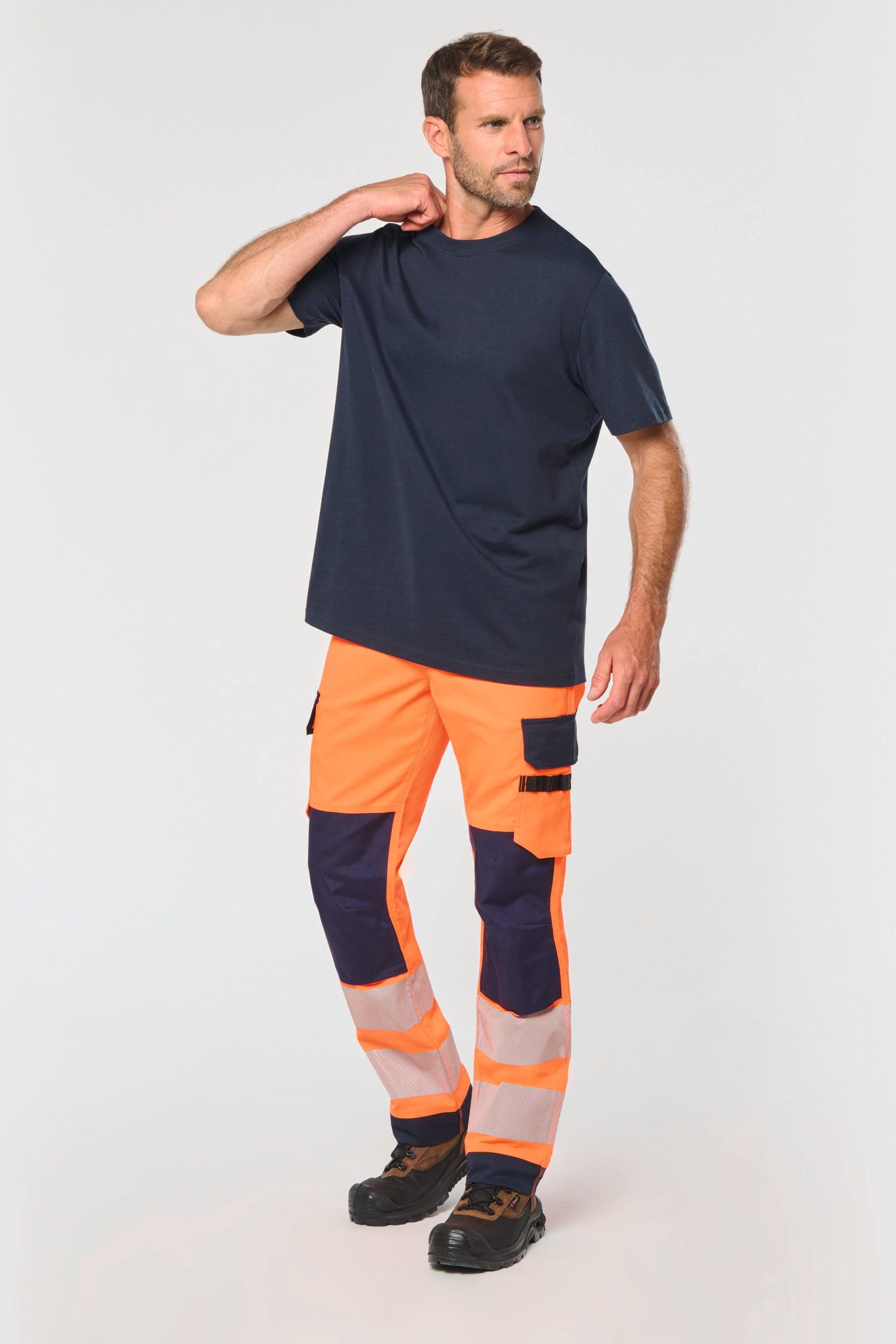 Pantalon de sécurité recyclé multipoches unisexe en situation