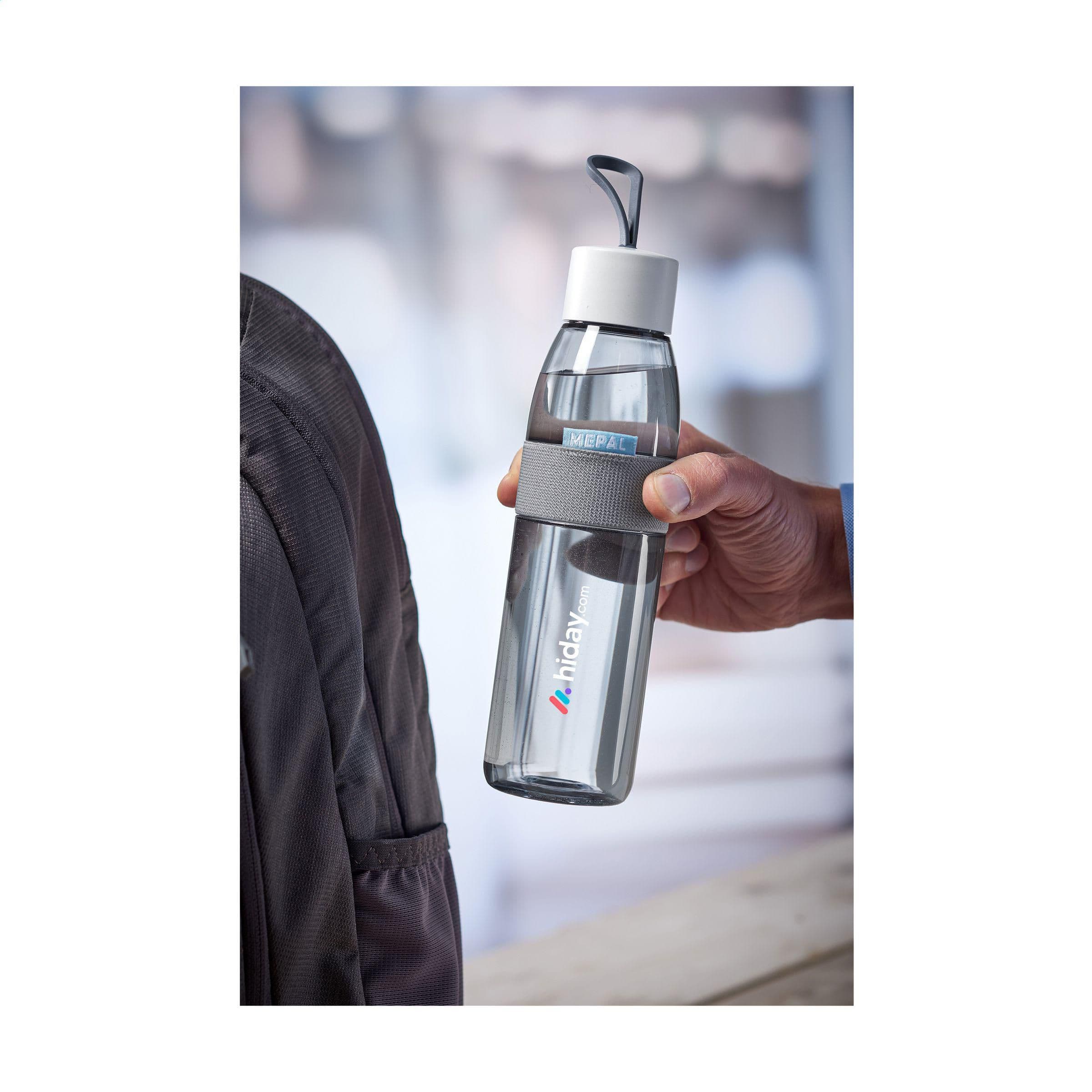 Bouteille d'eau Mepal Ellipse 500 ml en situation