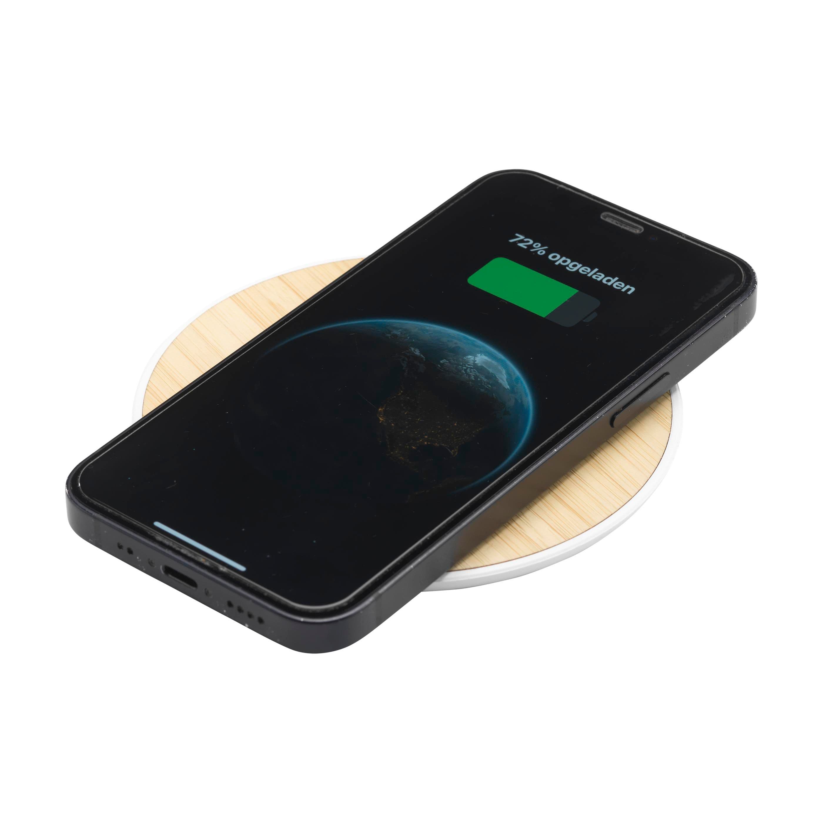 Chargeur rapide sans fil bambou 15W en situation
