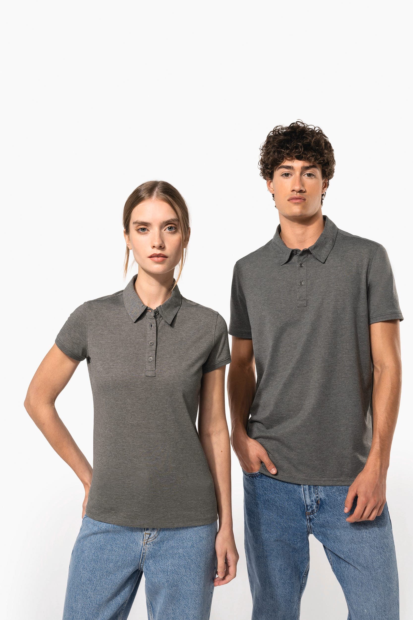 Polo jersey manches courtes femme en situation