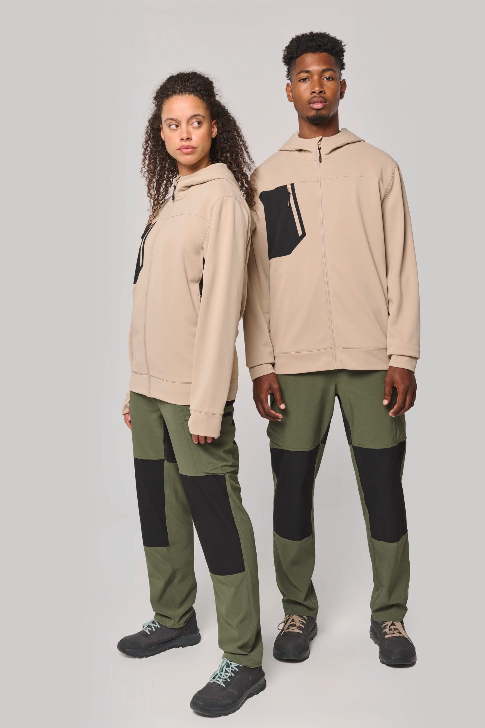 Pantalon outdoor unisexe en situation