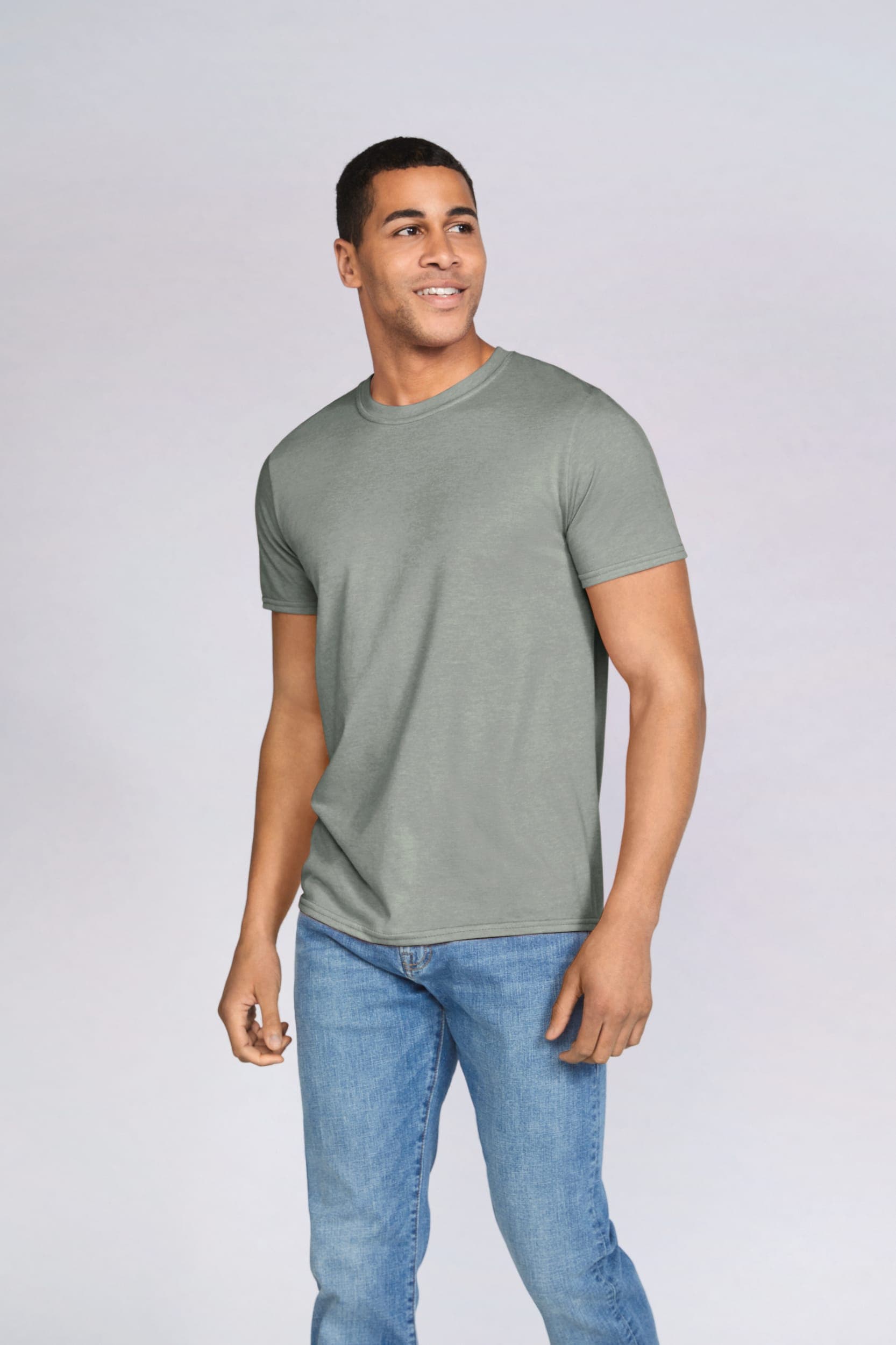 T-shirt homme col rond Softstyle en situation