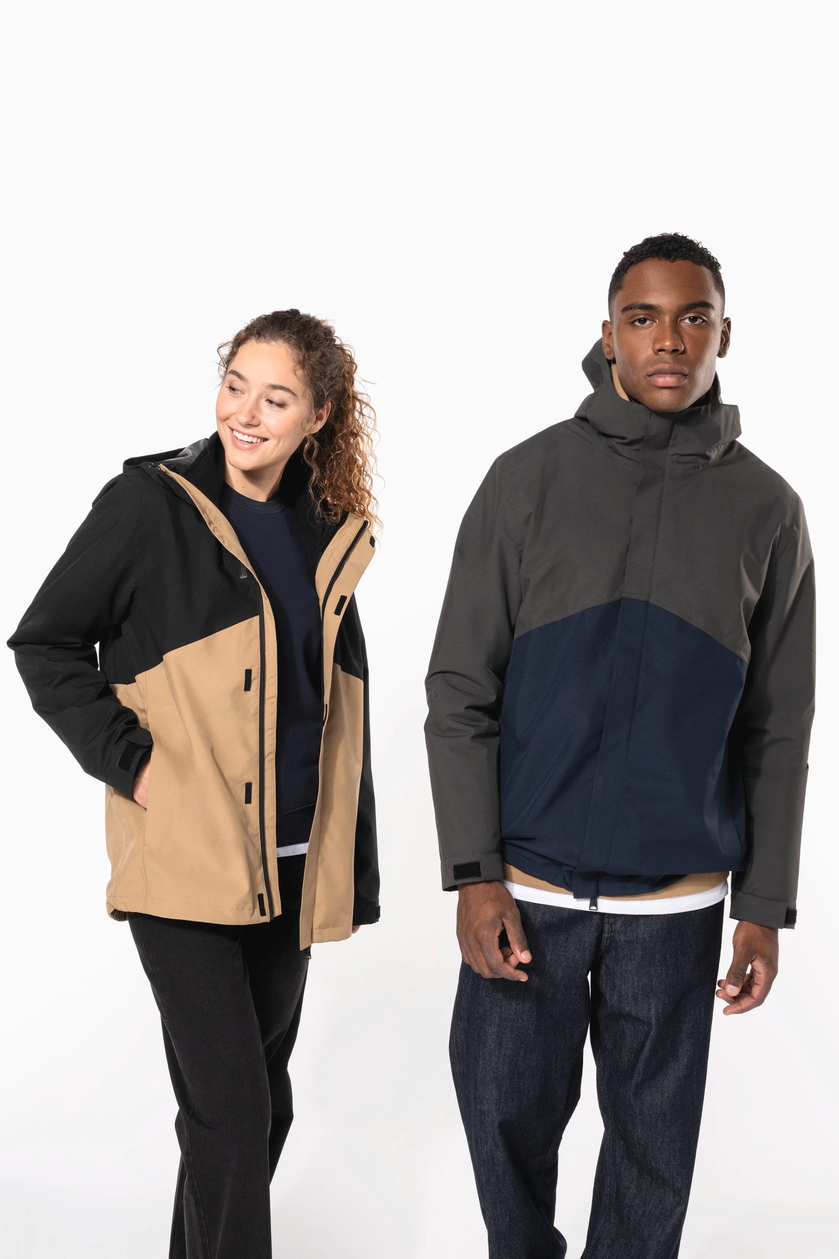 Parka 3-en-1 imperméable à capuche bicolore unisexe en situation