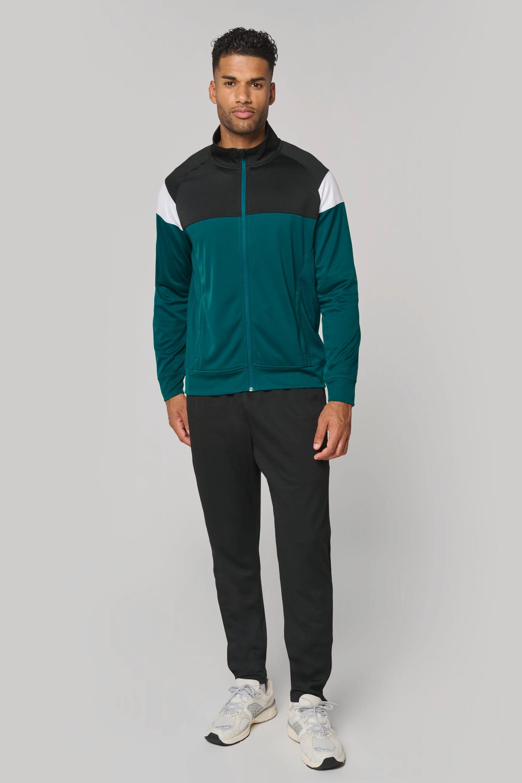 Veste de survêtement zippée unisexe en situation