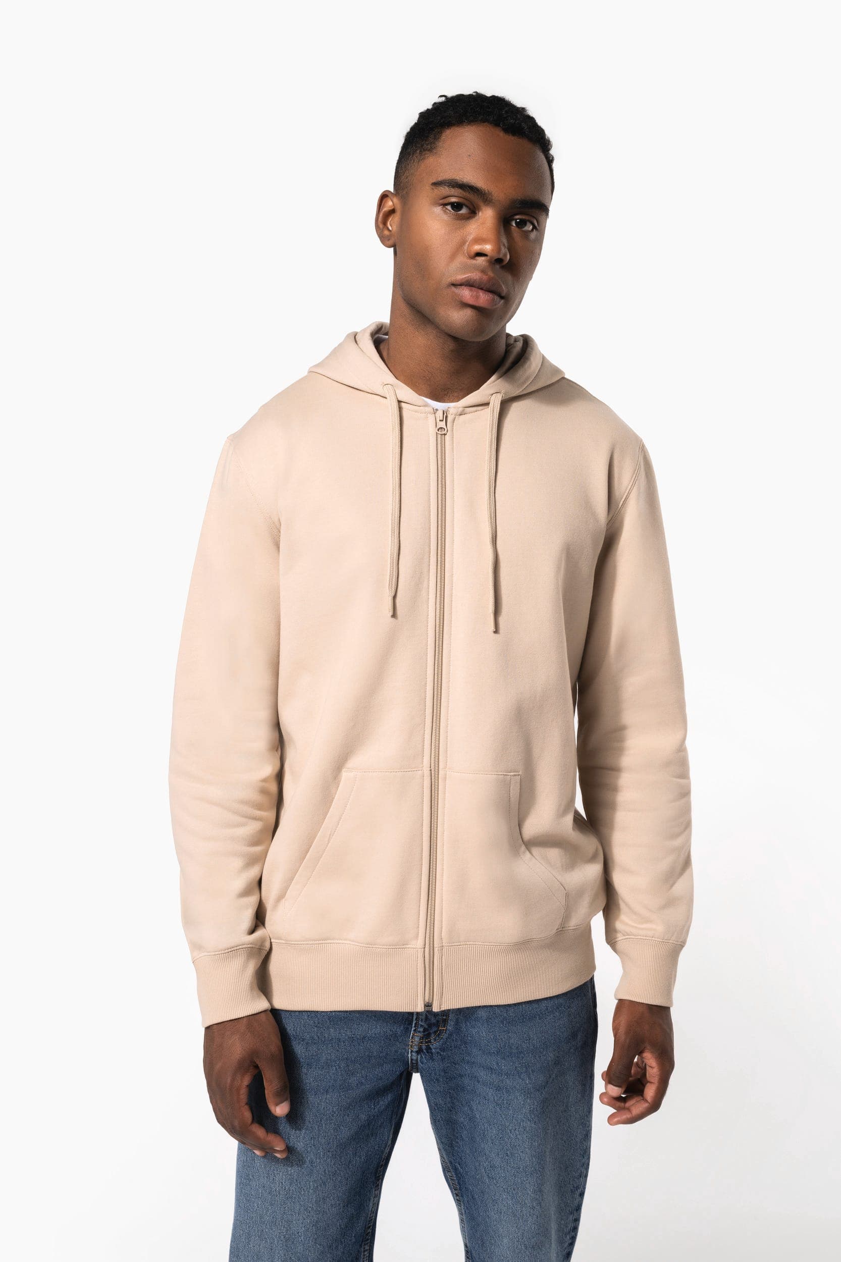 Sweat-shirt recyclé zippé à capuche unisexe en situation