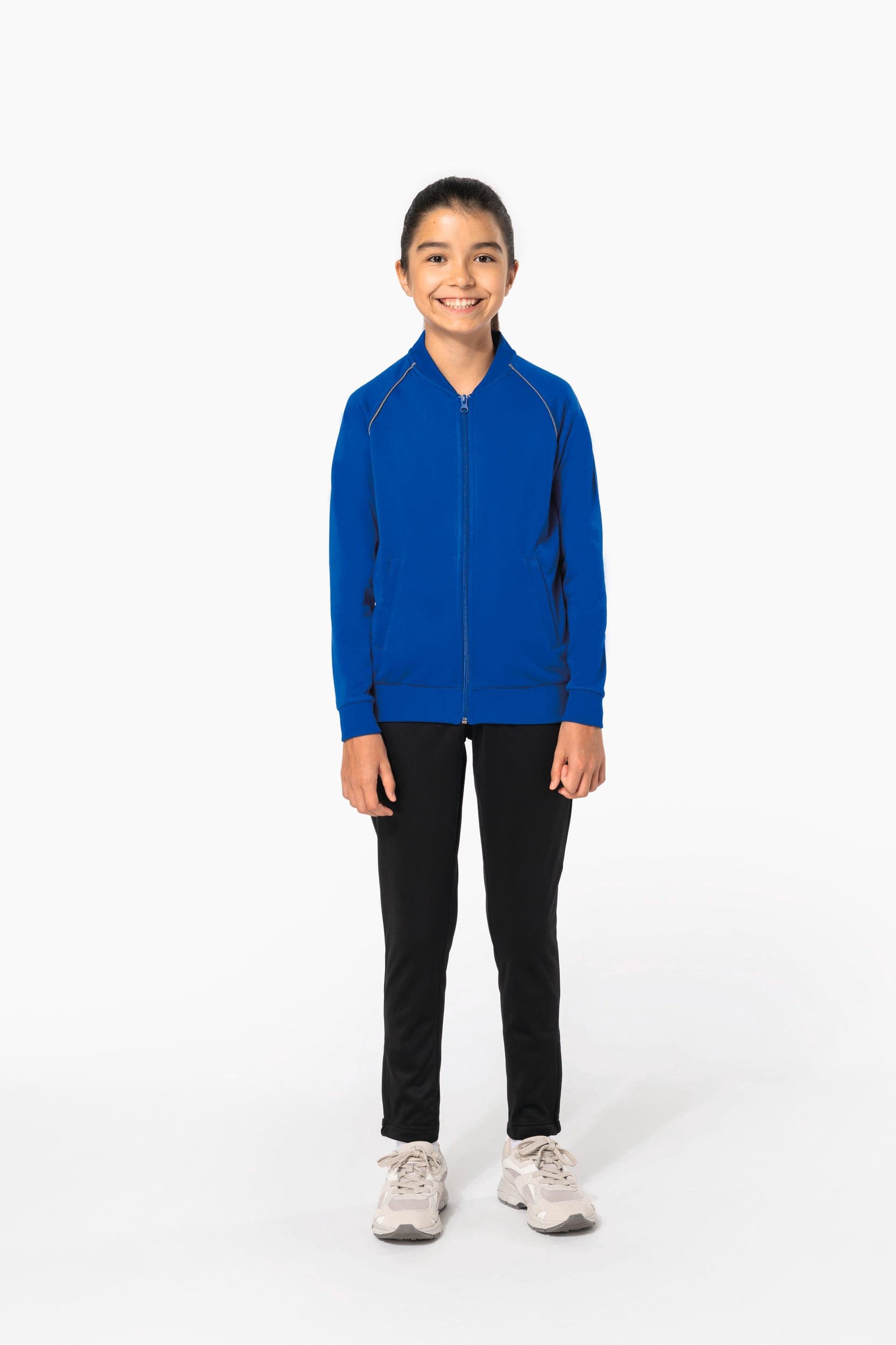 Veste de survêtement zippée avec liseré enfant en situation