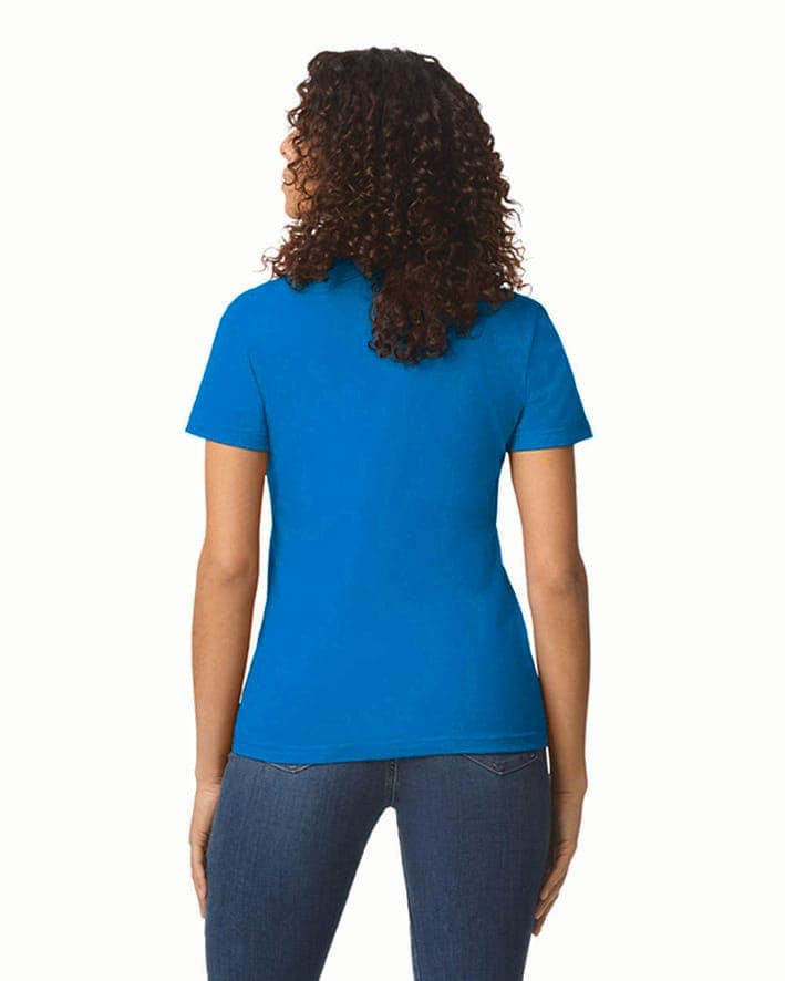 T-shirt femme softstyle midweight en situation