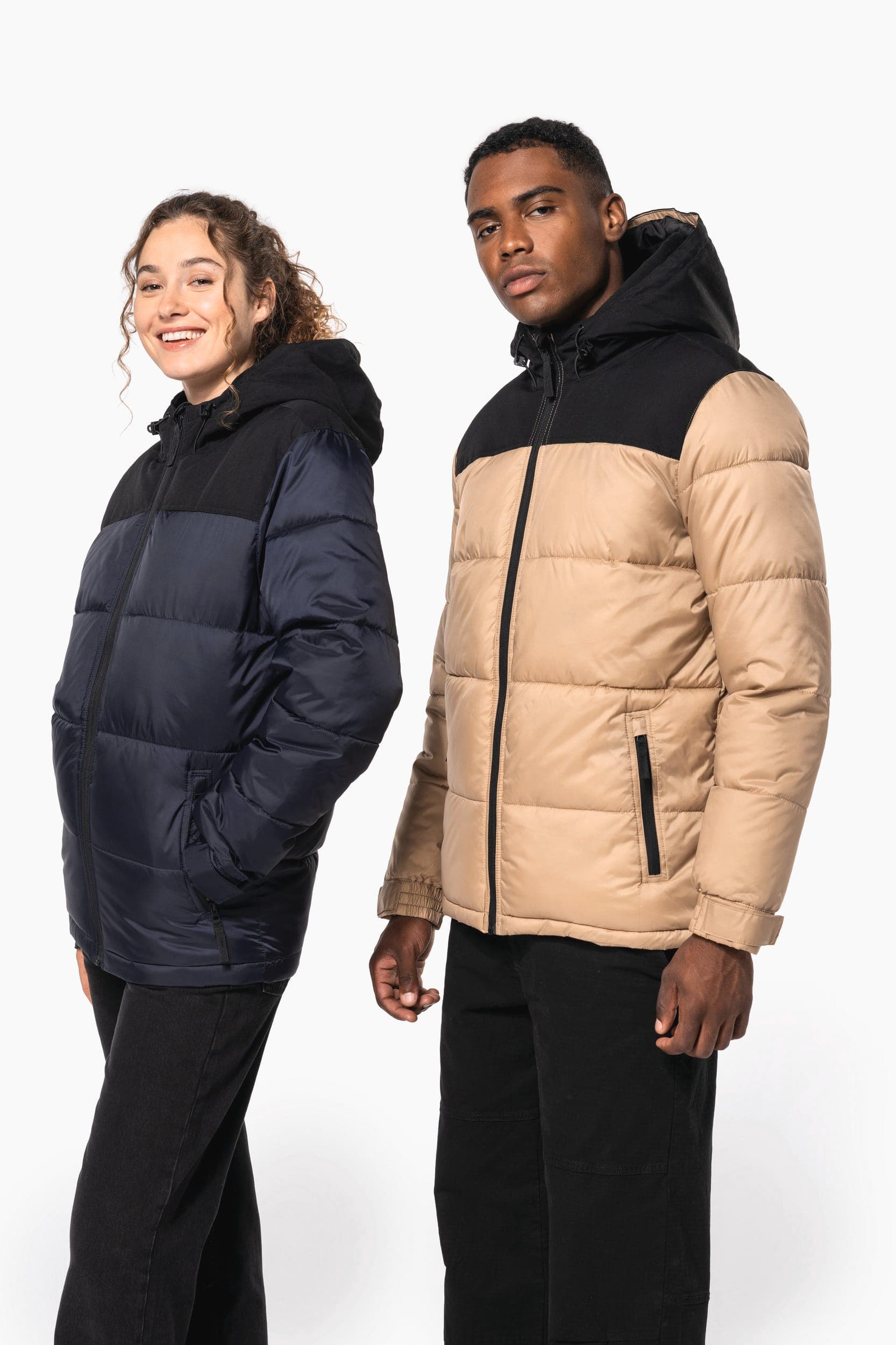 Parka matelassée à capuche bi-ton unisexe en situation