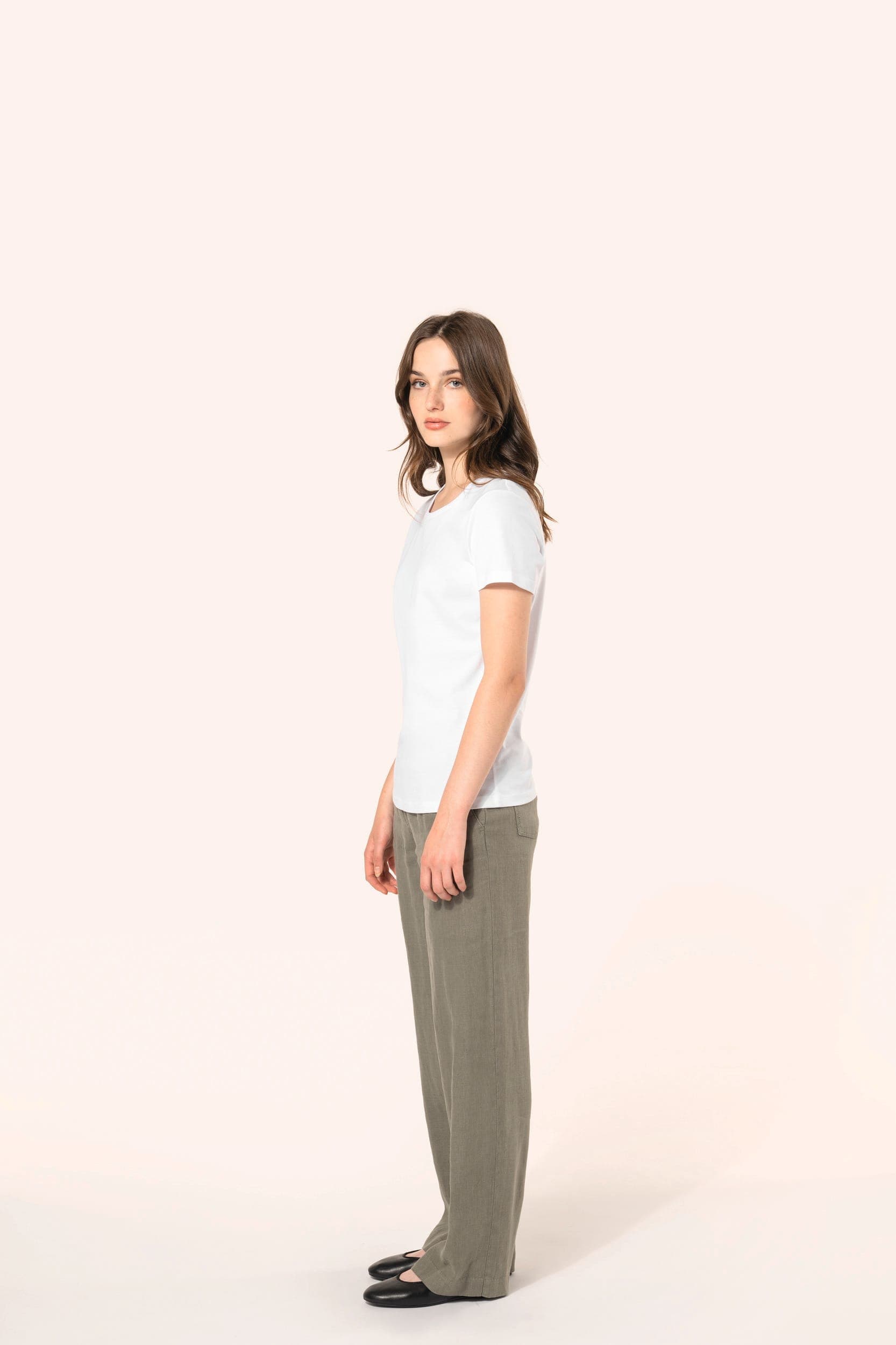 T-shirt Supima® col rond manches courtes femme en situation