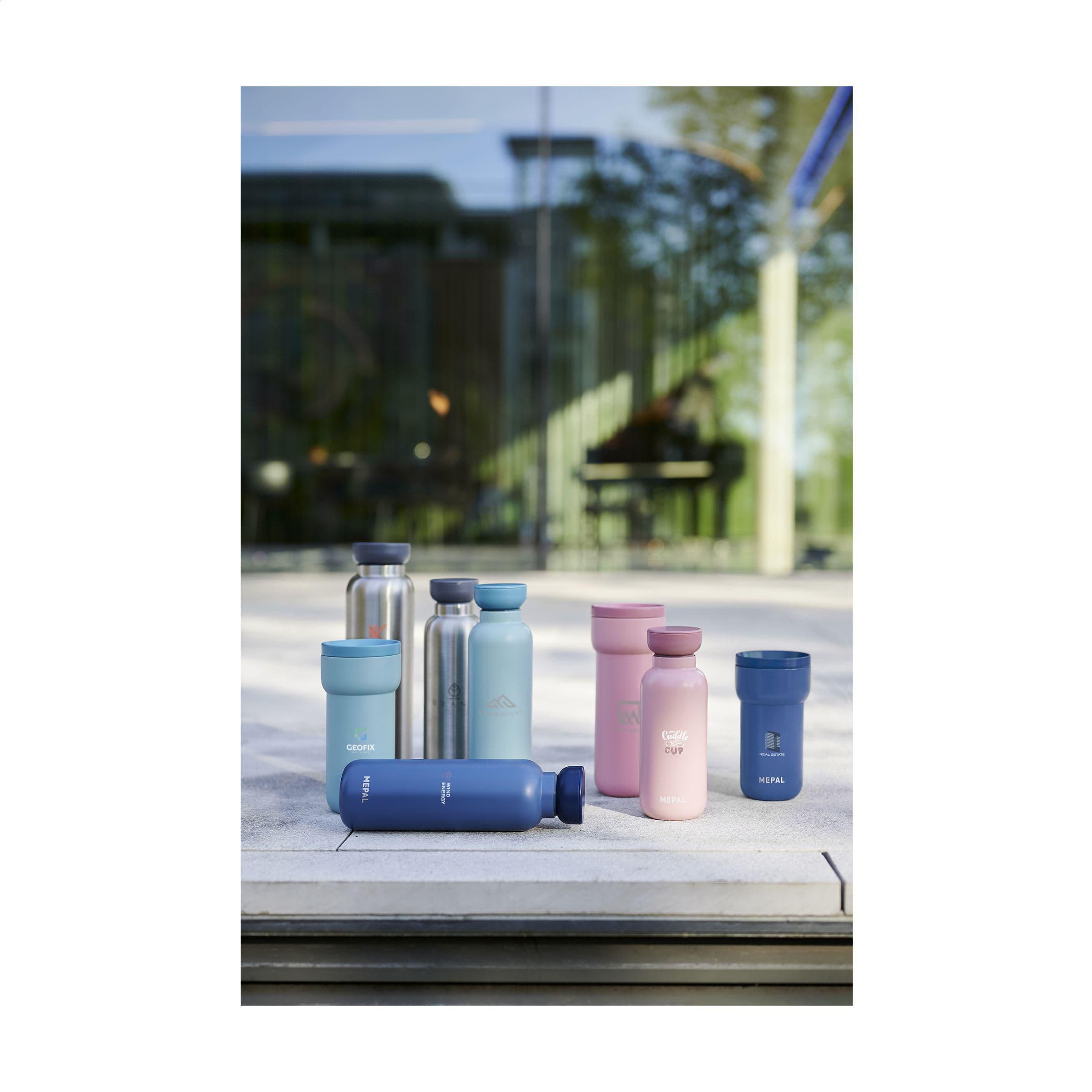 Bouteille thermos Mepal Ellipse 500 ml en situation