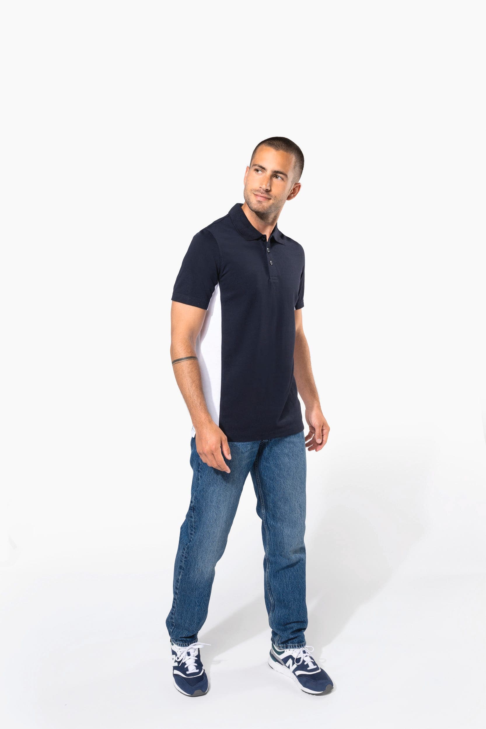 Polo piqué manches courtes bicolore homme en situation