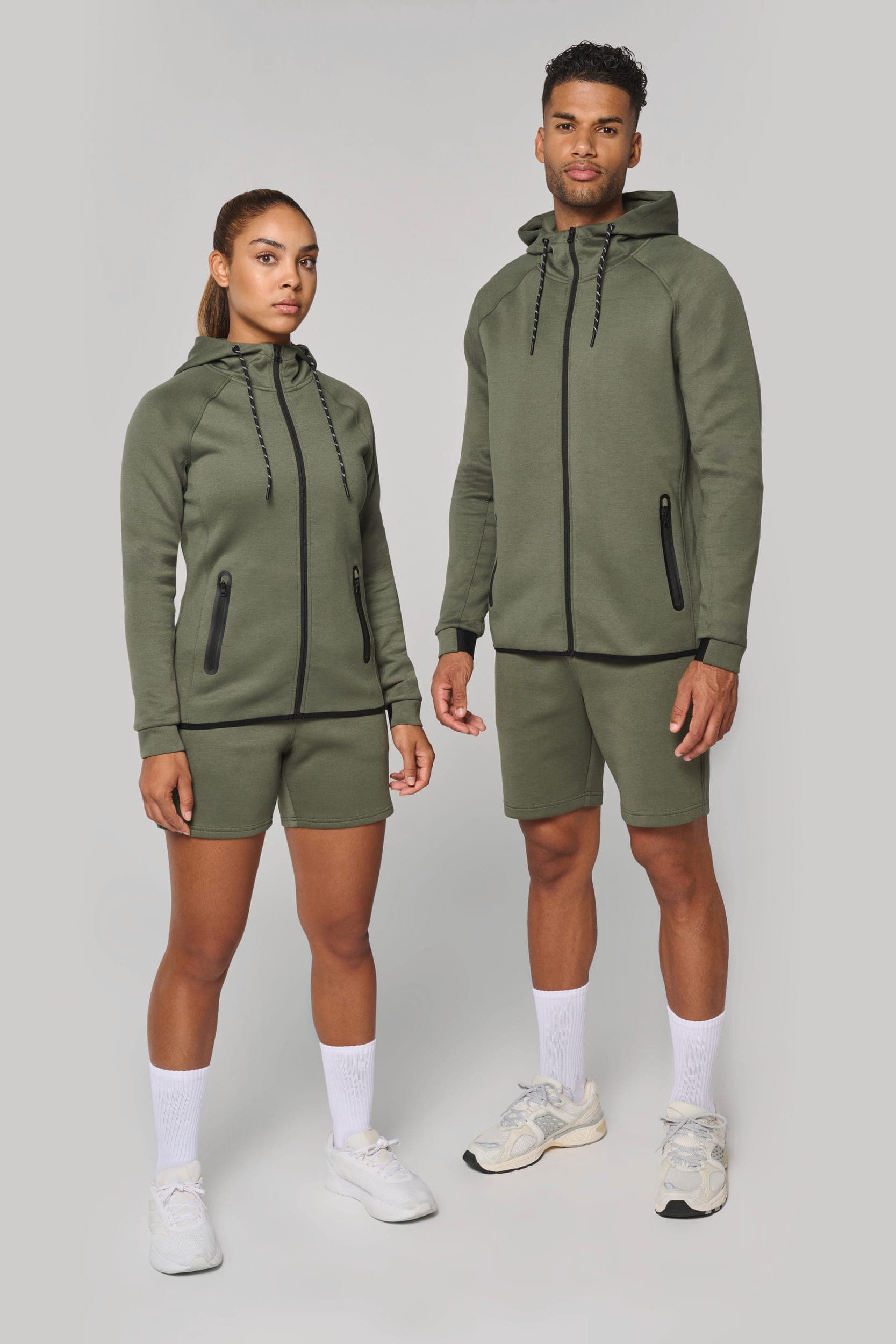Short femme en situation