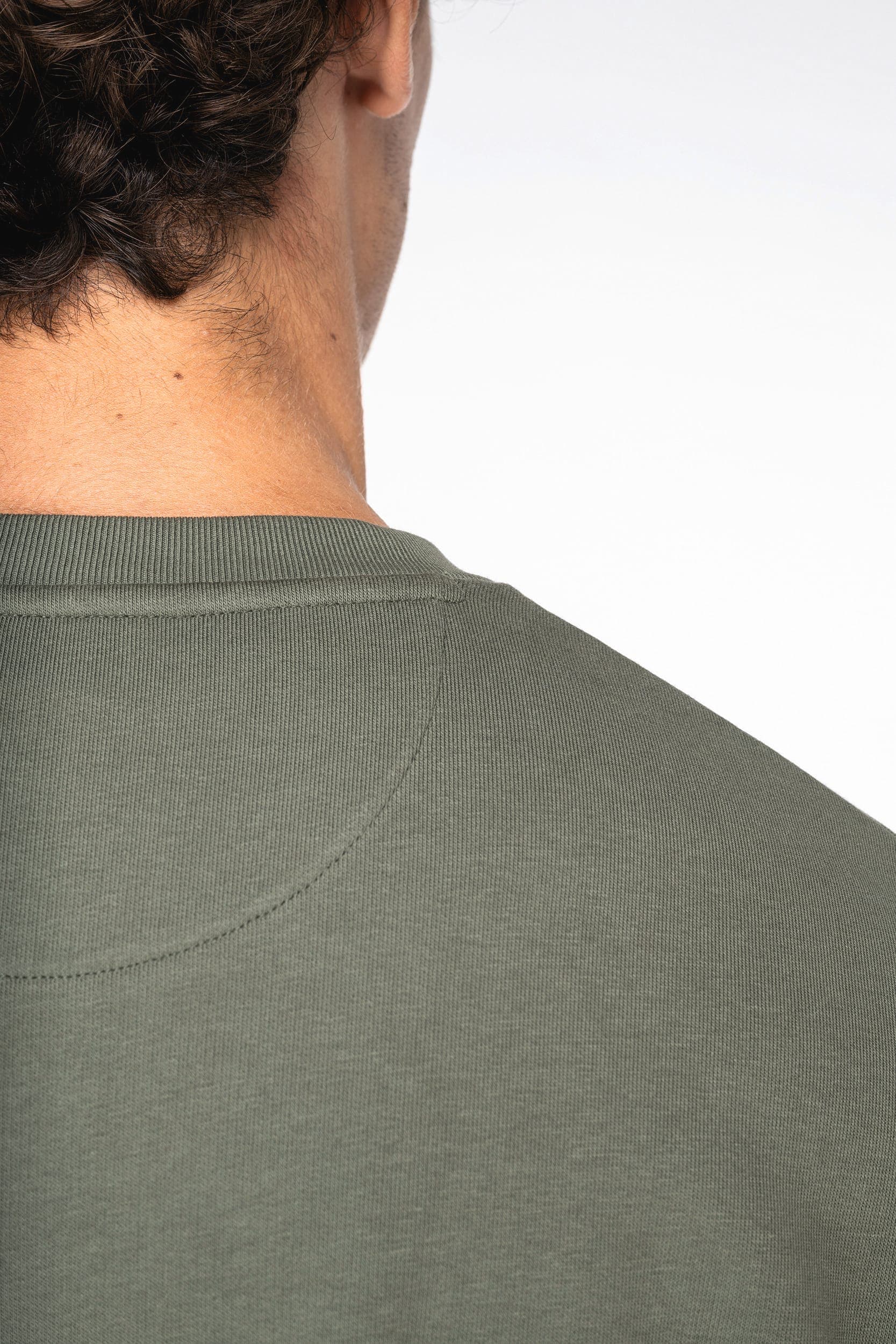 T-shirt écoresponsable oversize French Terry unisexe en situation