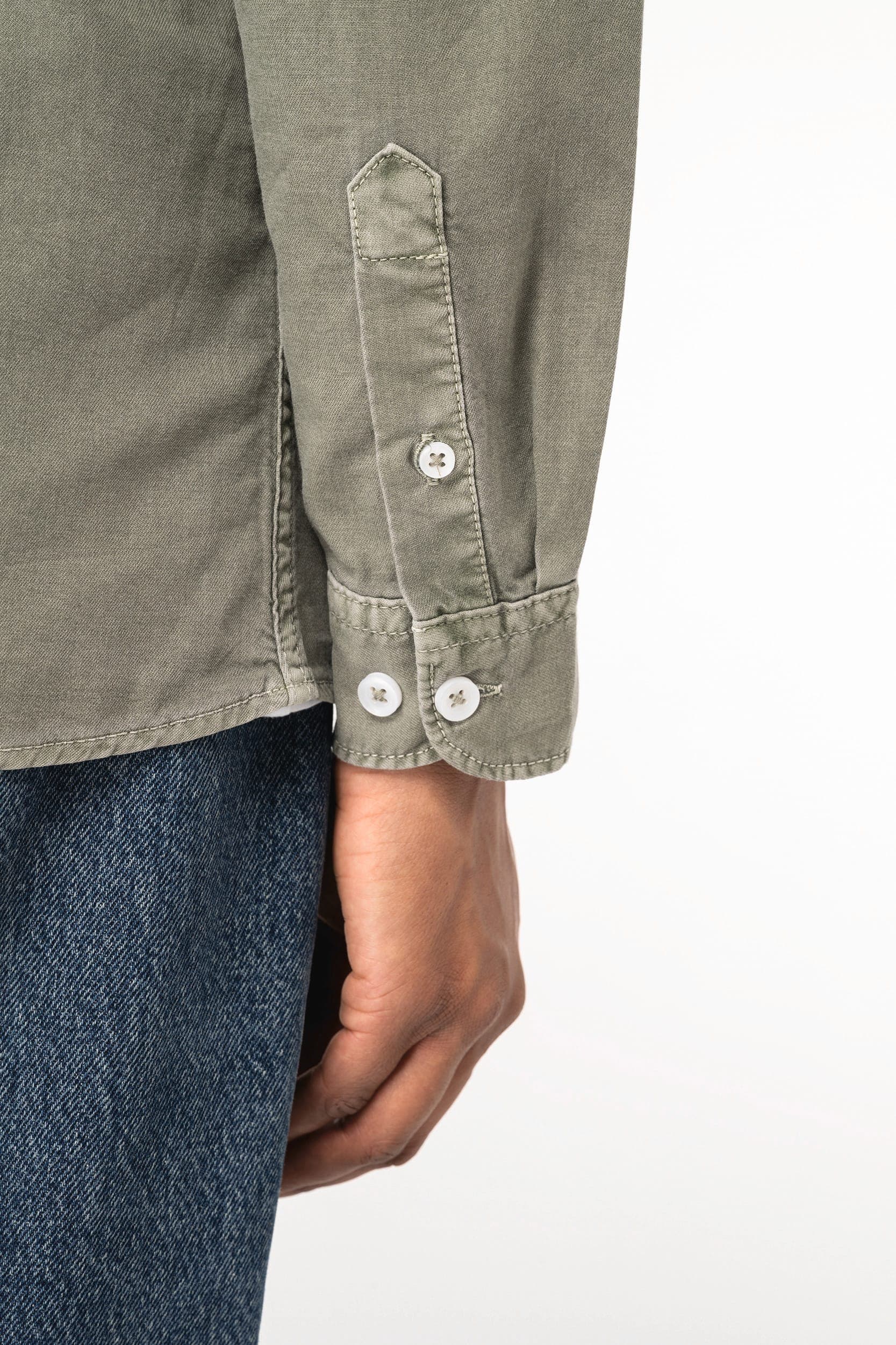 Chemise écoresponsable délavée femme en situation