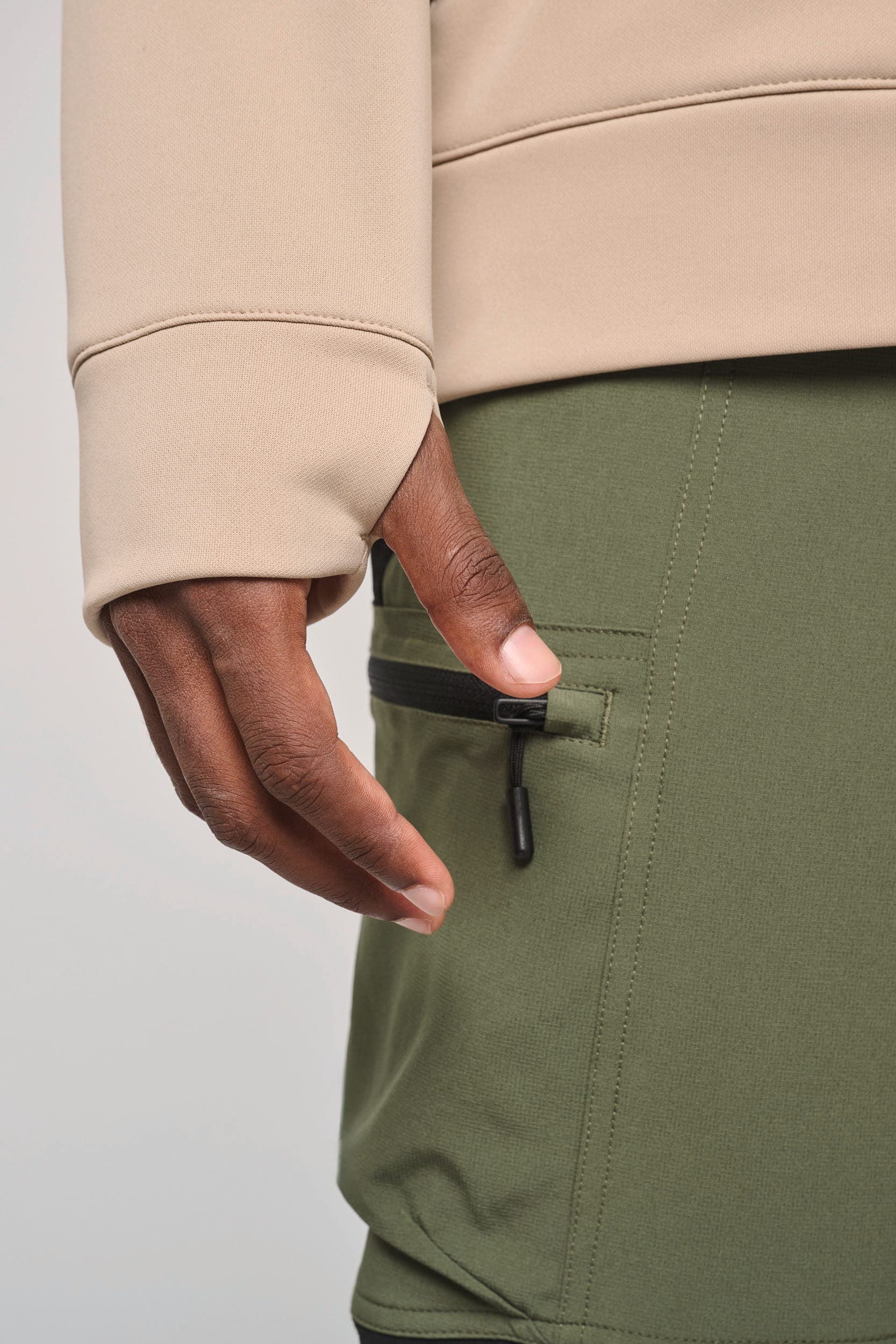 Veste outdoor zippée unisexe en situation