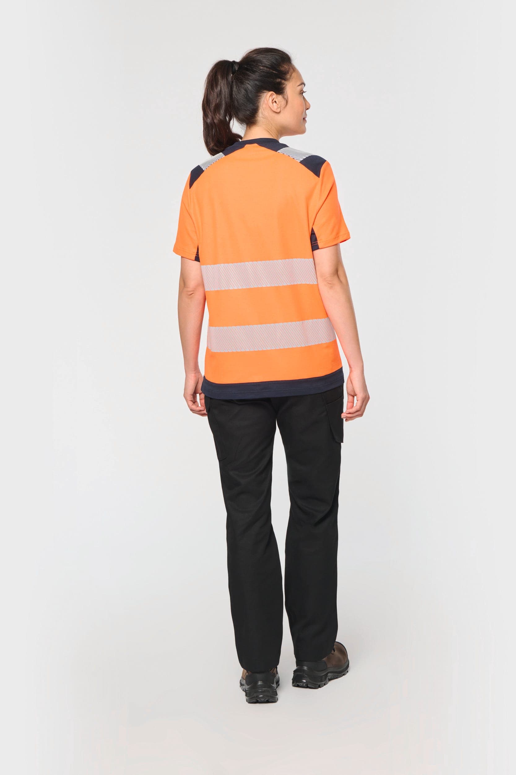 T-shirt de sécurité recyclé manches courtes unisexe en situation