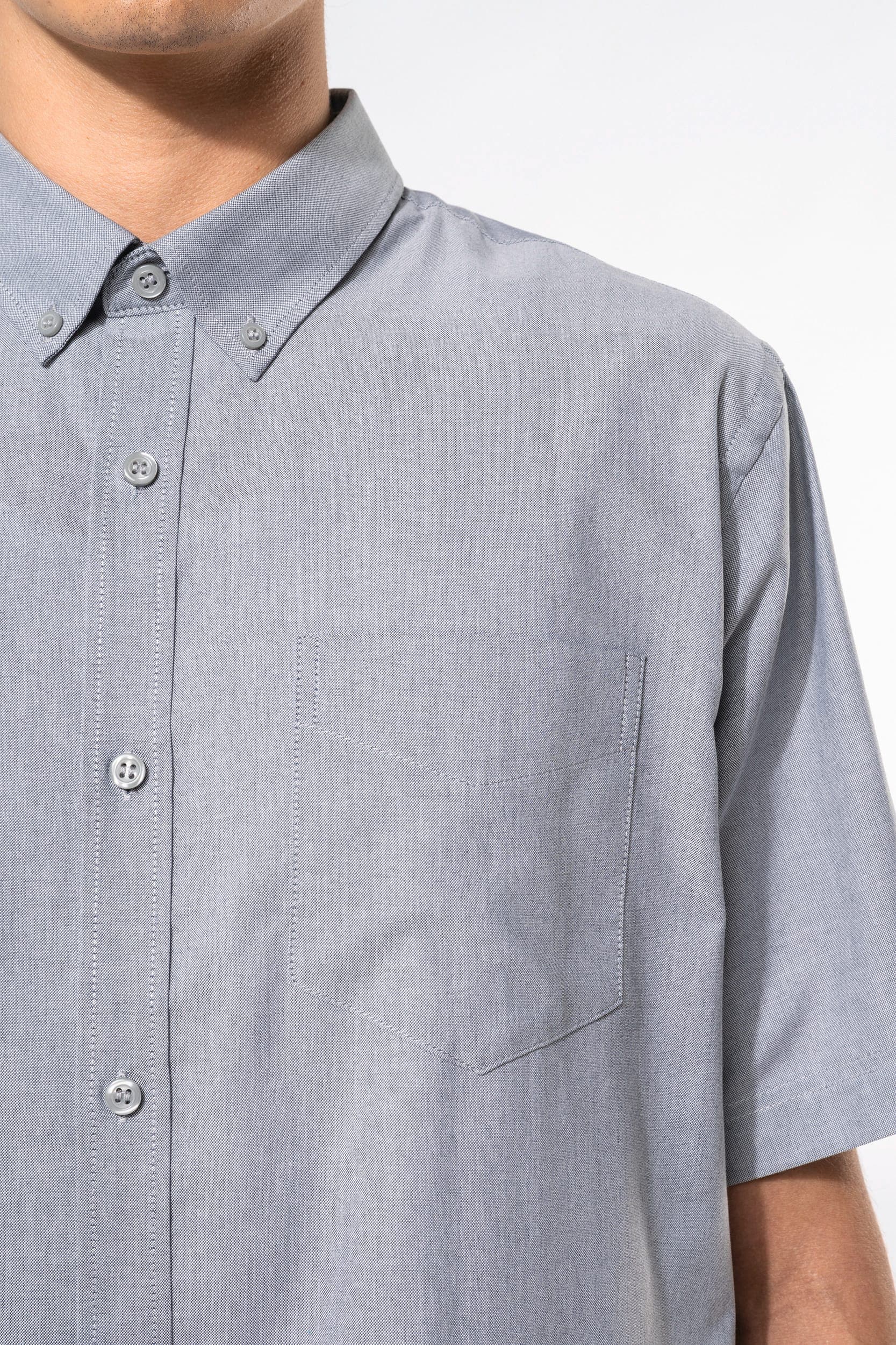 Chemise Oxford manches courtes en situation