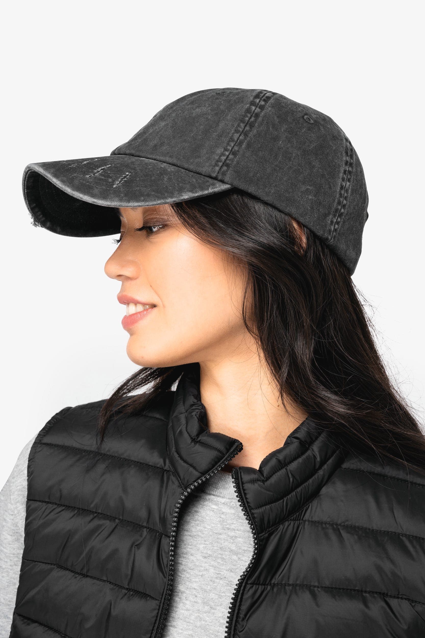 Casquette écoresponsable effet déchiré unisexe en situation