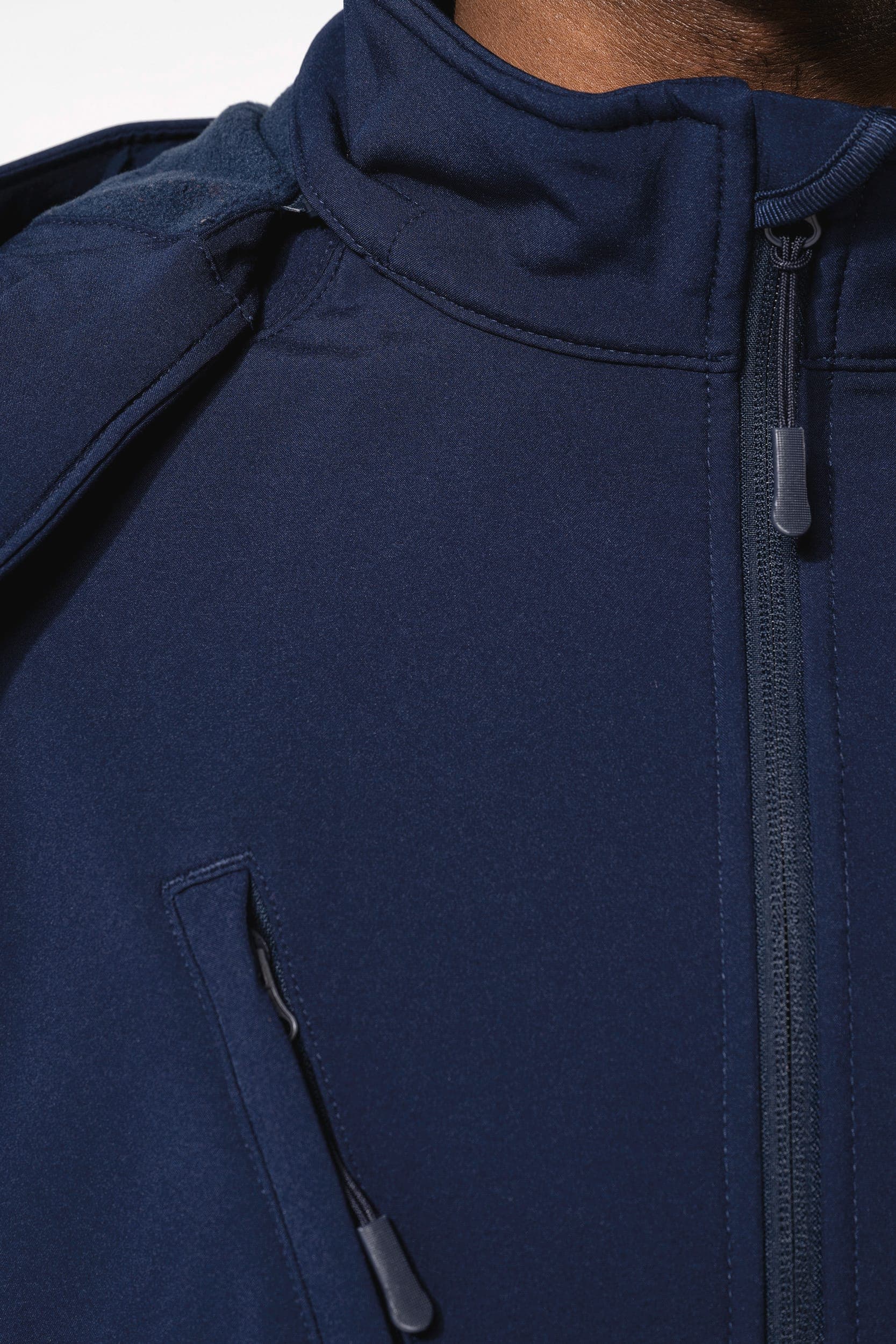 Veste softshell à capuche amovible homme en situation