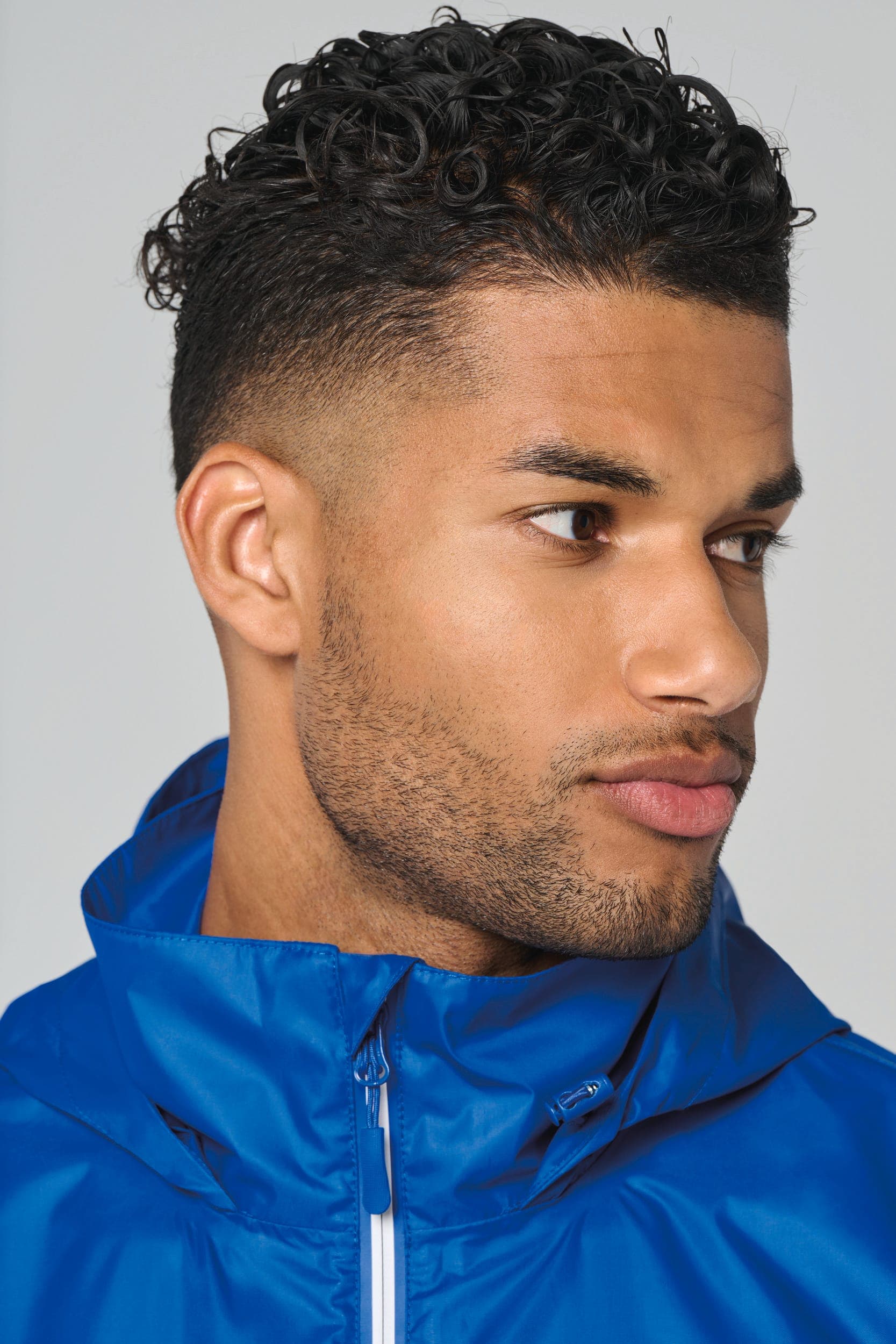 Veste de pluie unisexe en situation