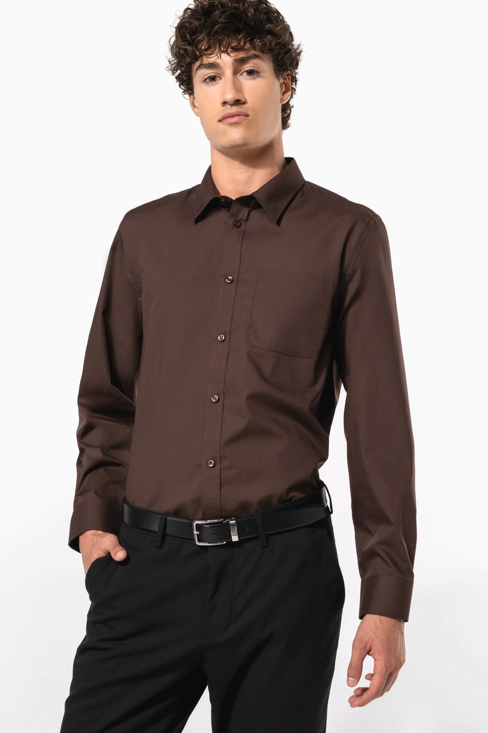 Chemise popeline polycoton entretien facile homme en situation