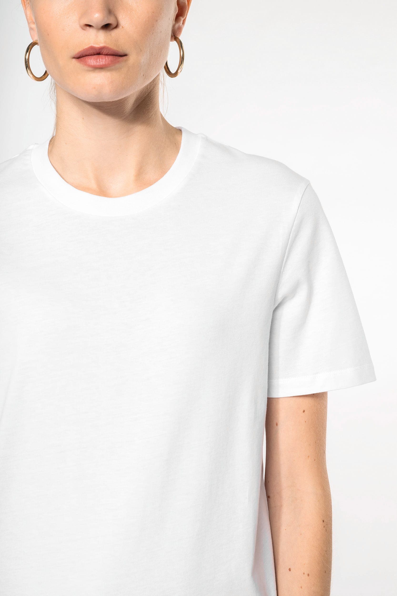 T-shirt col rond manches courtes unisexe en situation