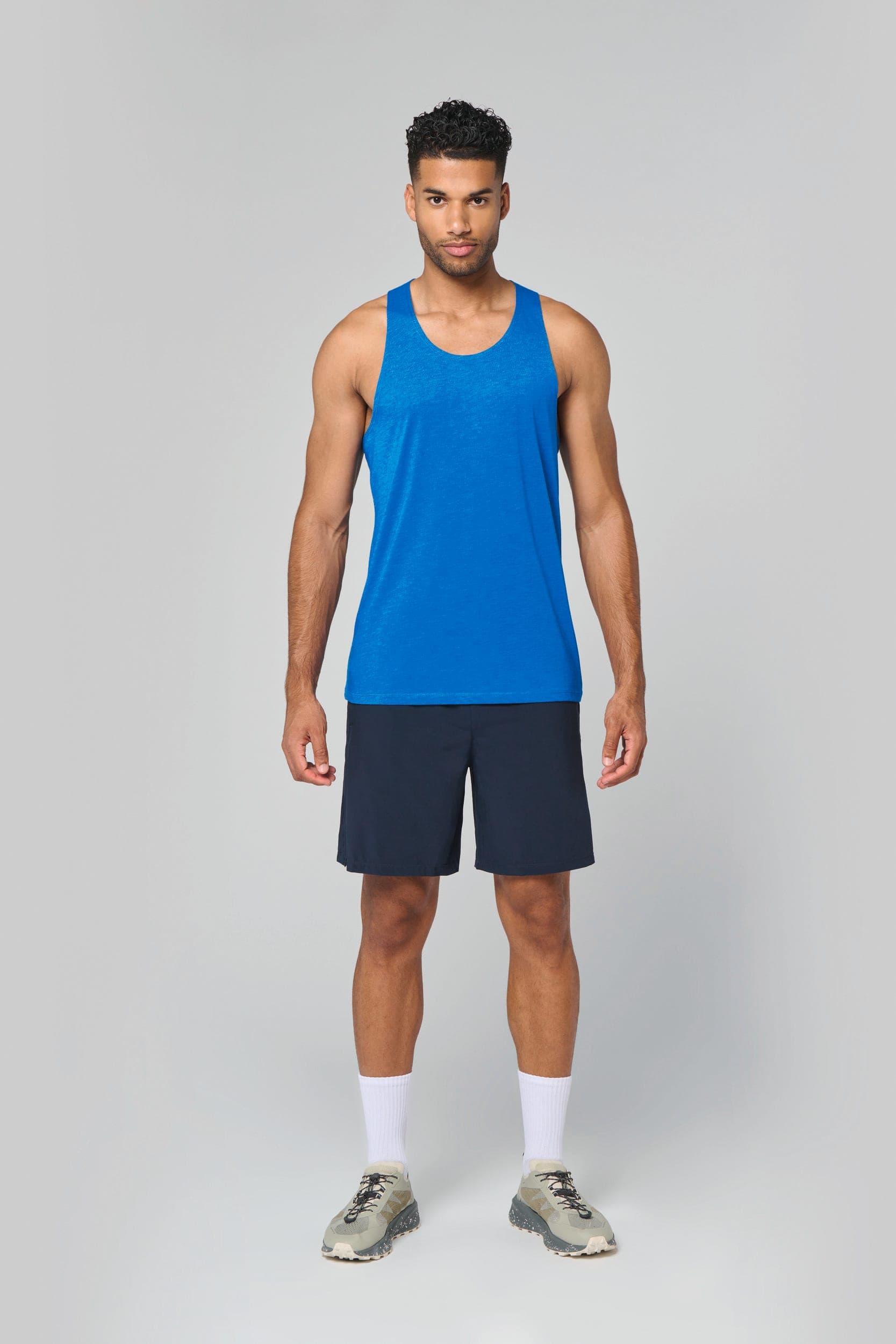 Débardeur triblend homme en situation