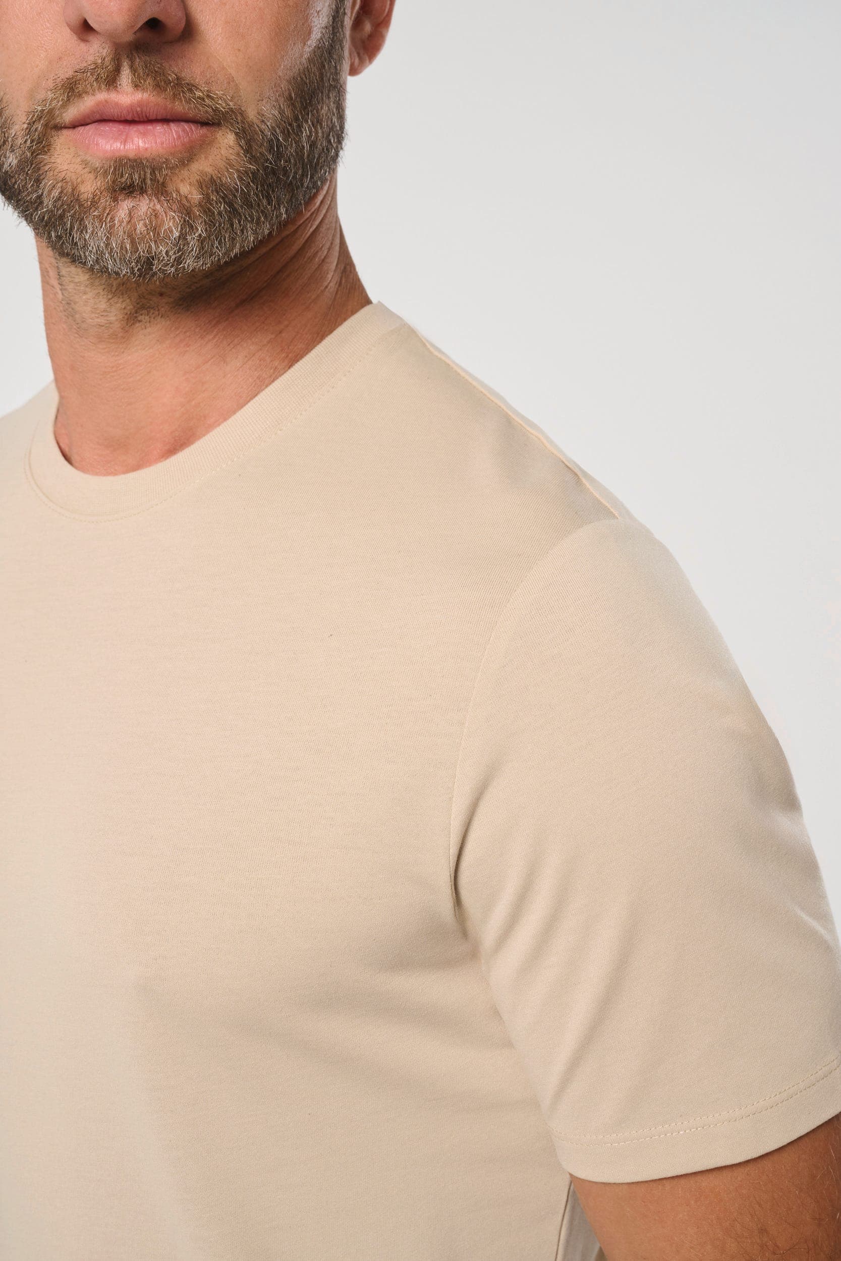 T-shirt à traitement antibactérien homme en situation