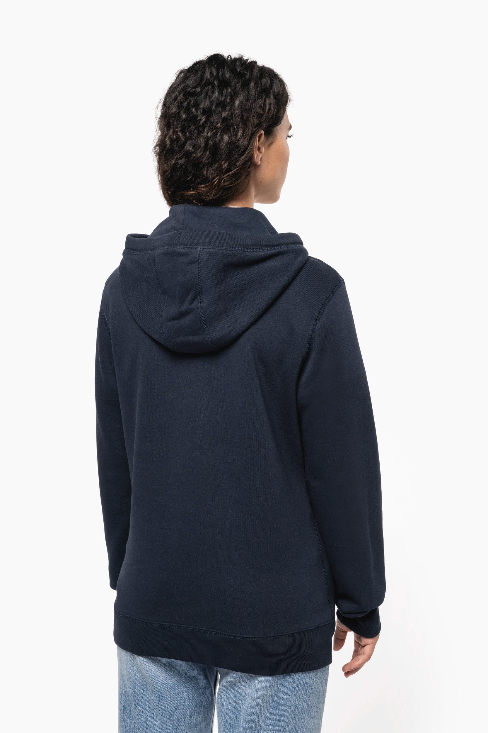 Sweat-shirt french terry écoresponsable à capuche unisexe en situation