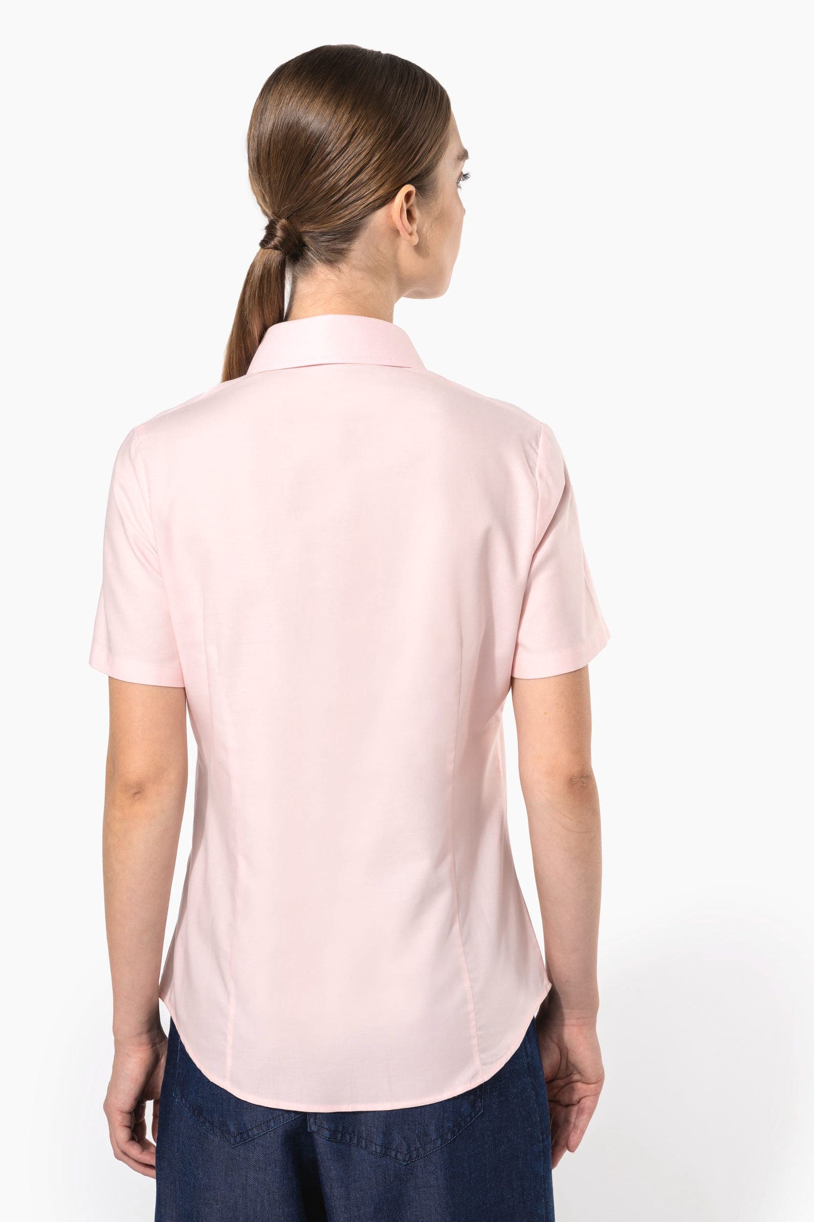 Chemise Oxford manches courtes femme en situation