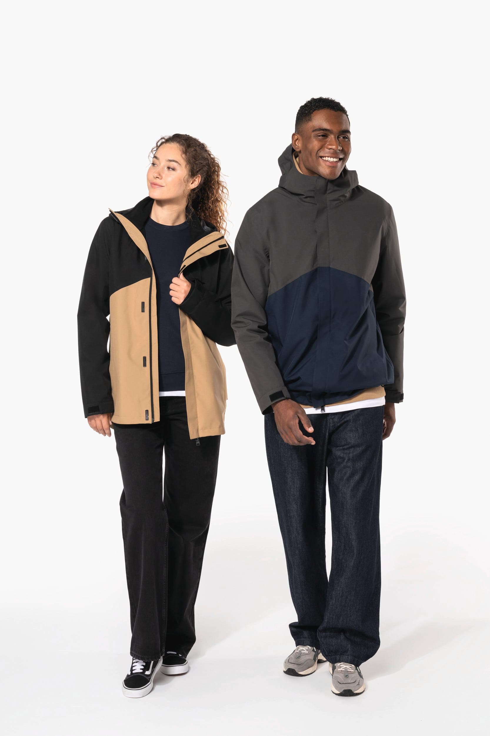 Parka 3-en-1 imperméable à capuche bicolore unisexe en situation