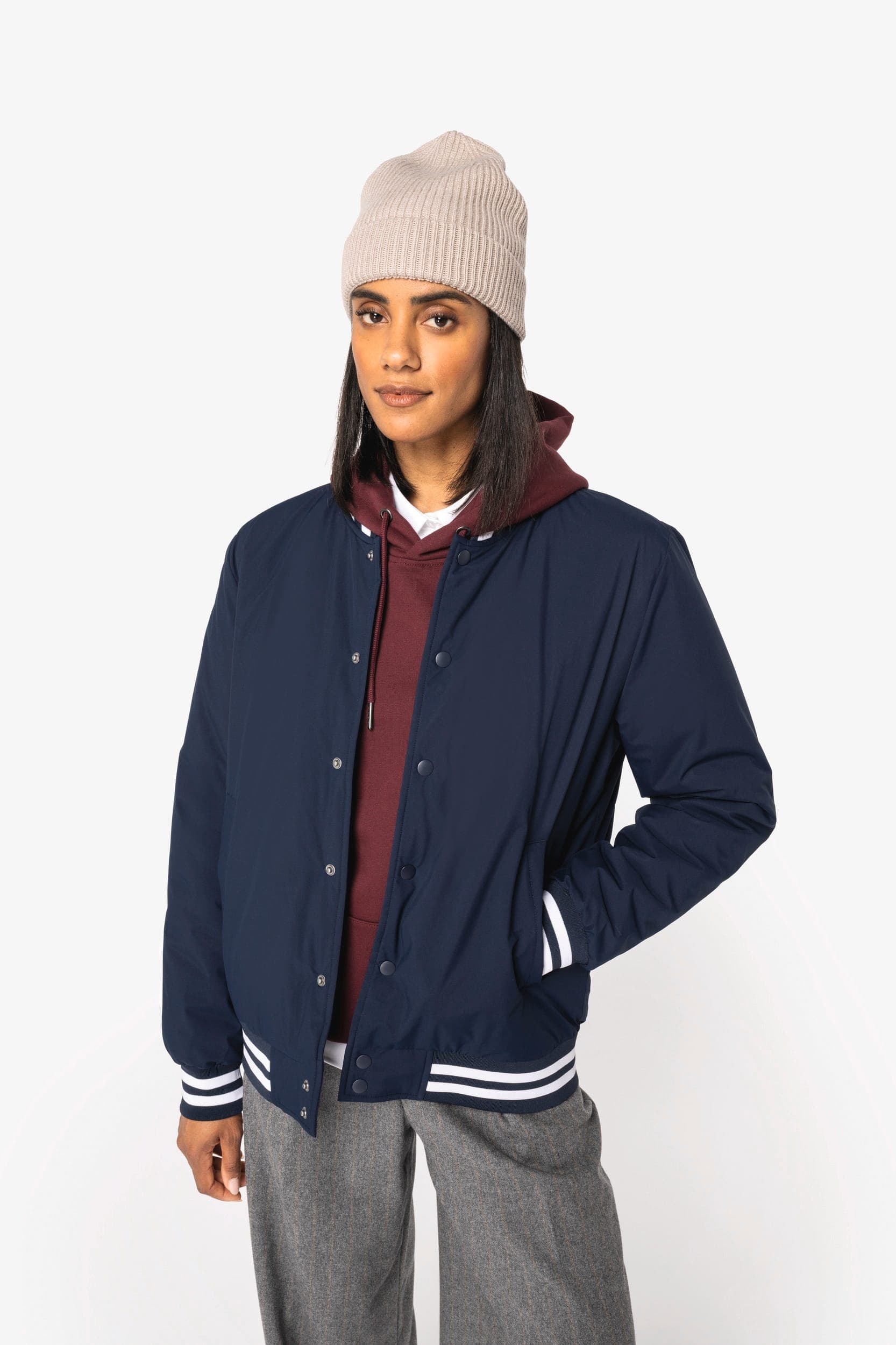 Veste teddy rembourrée écoresponsable unisexe en situation