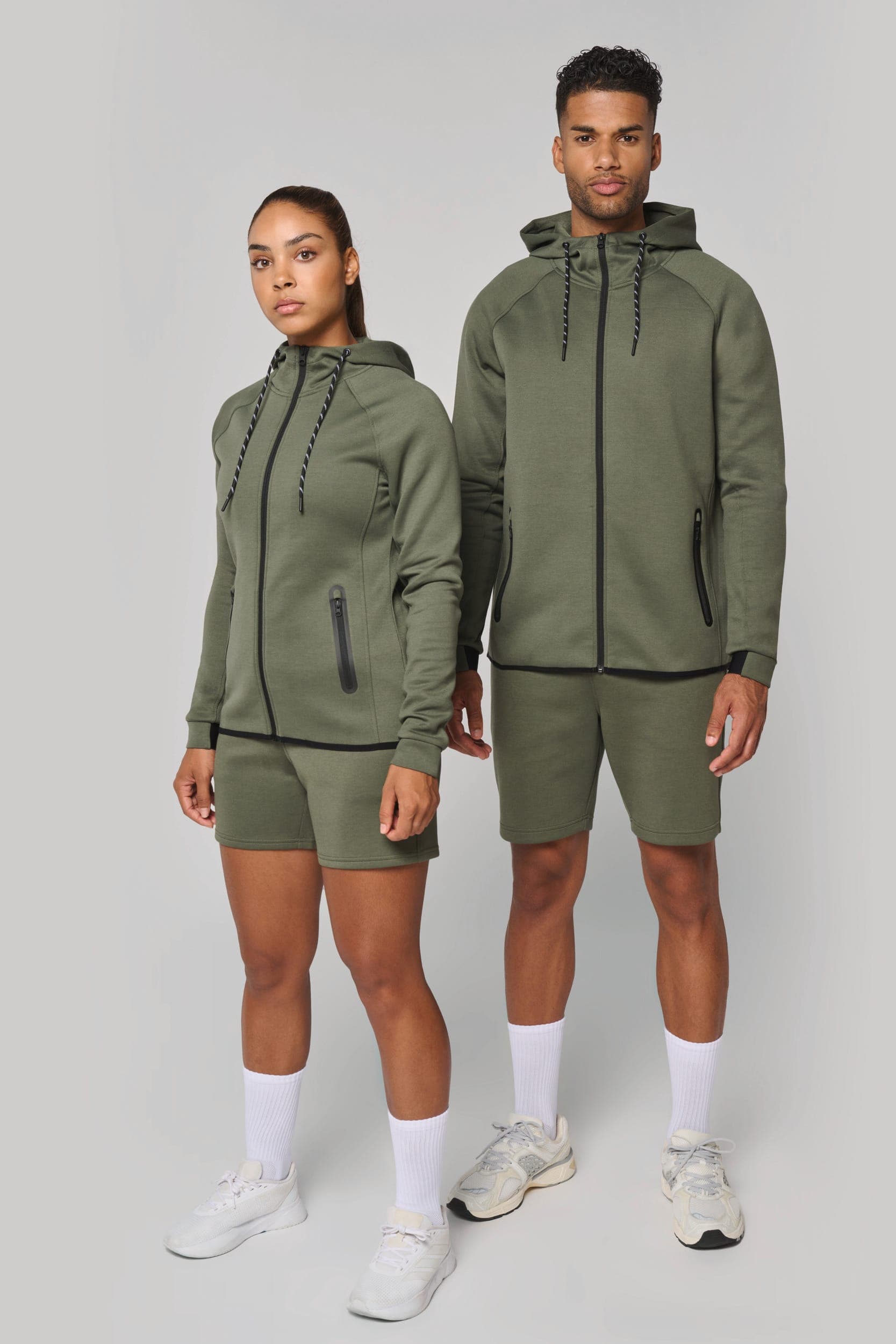 Short homme en situation