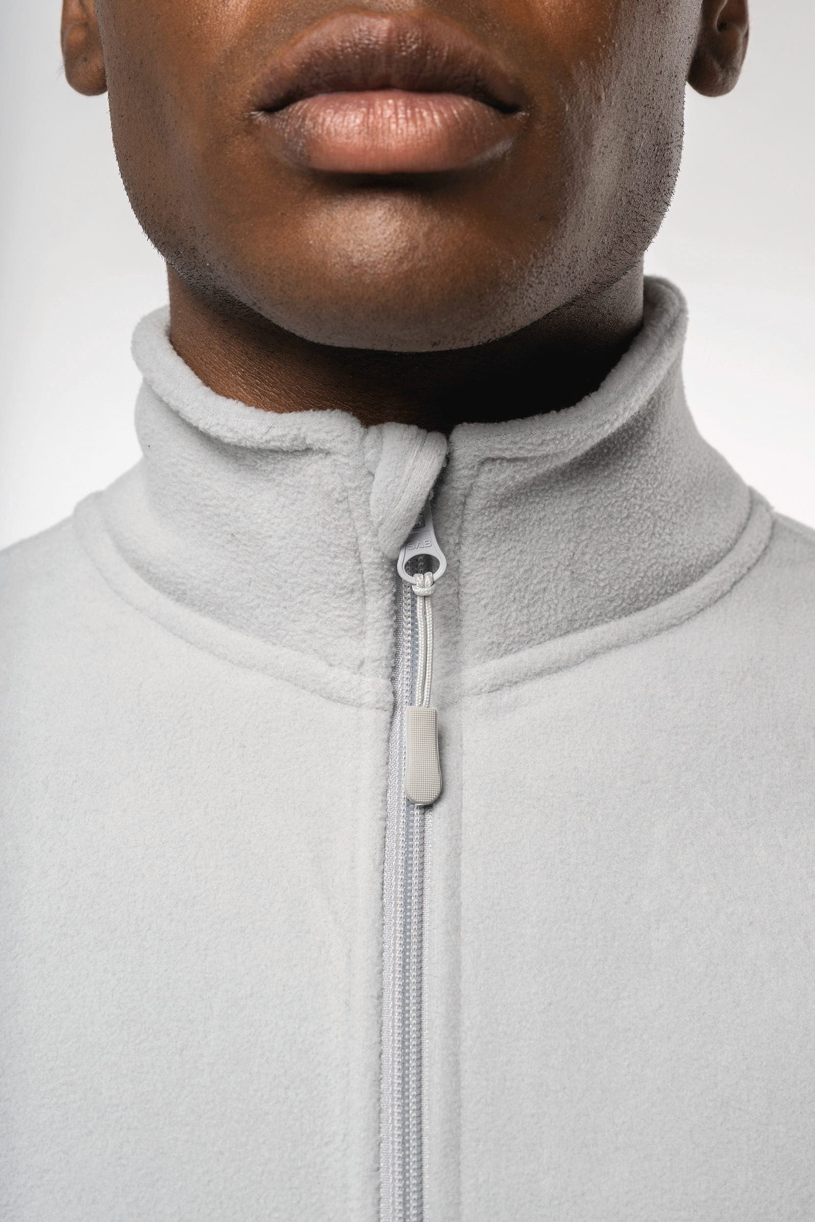 Veste micropolaire écoresponsable unisexe en situation