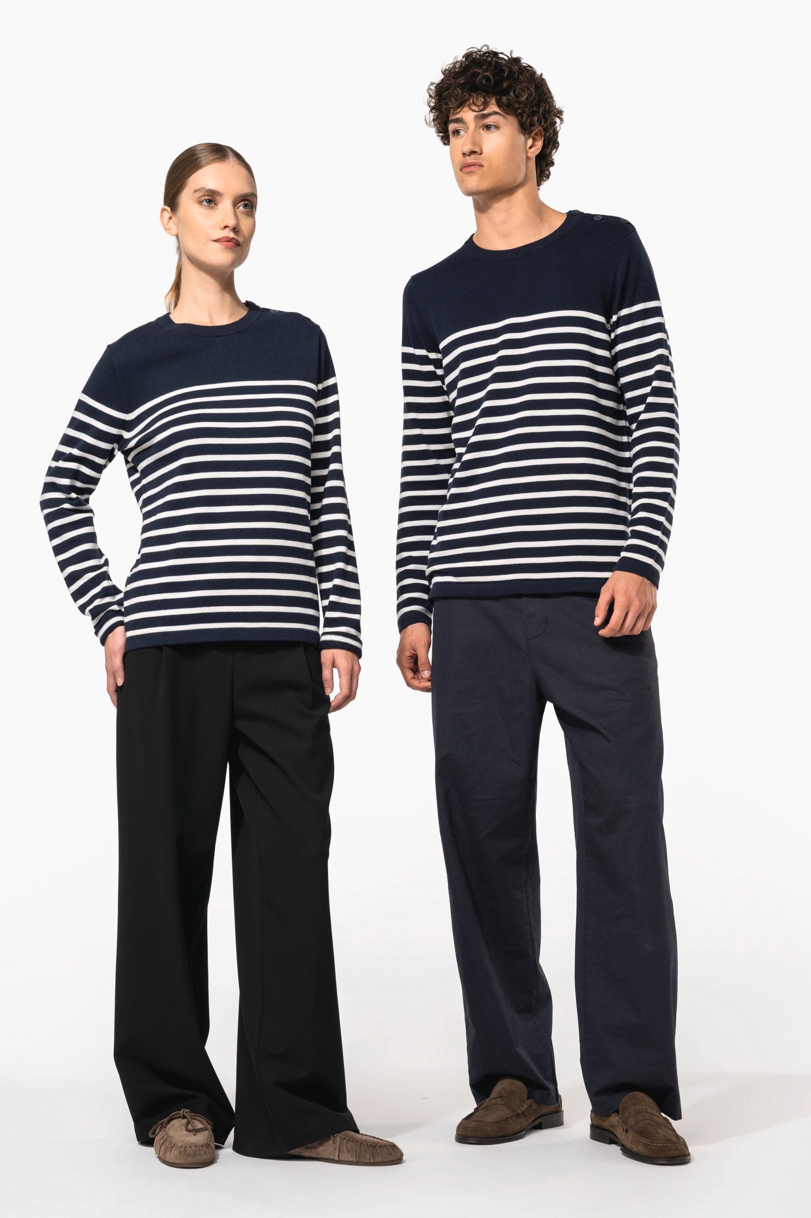Pull marin homme en situation