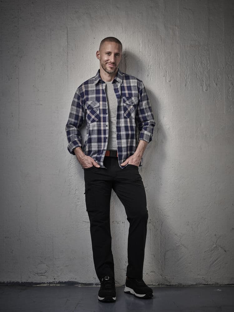 Jobman 5138 Flannel Shirt en situation