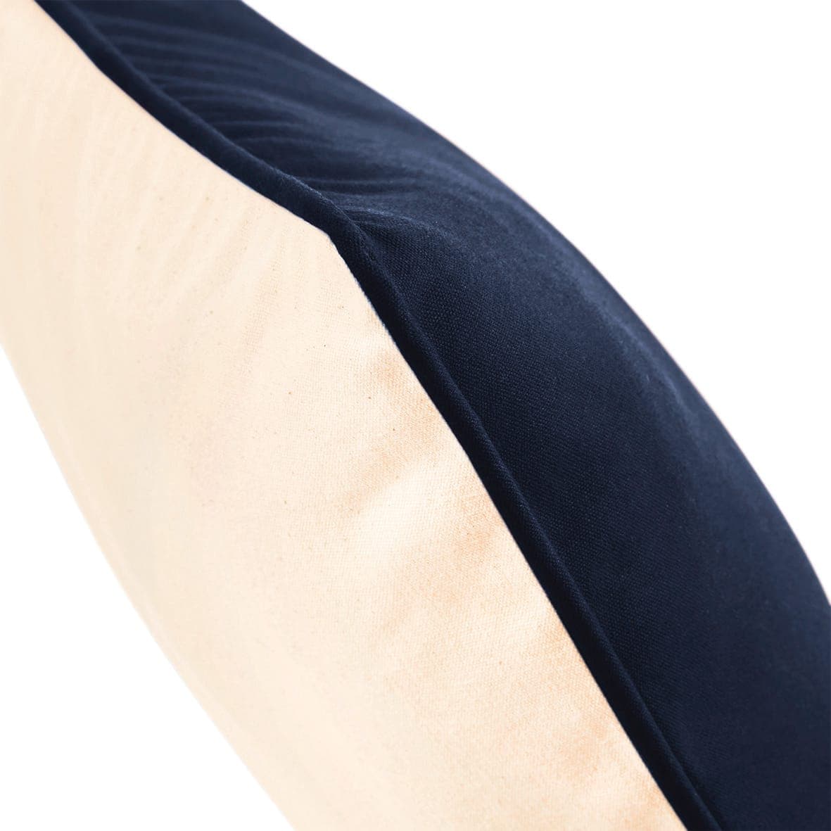 Housse de coussin à bord passepoilé en situation