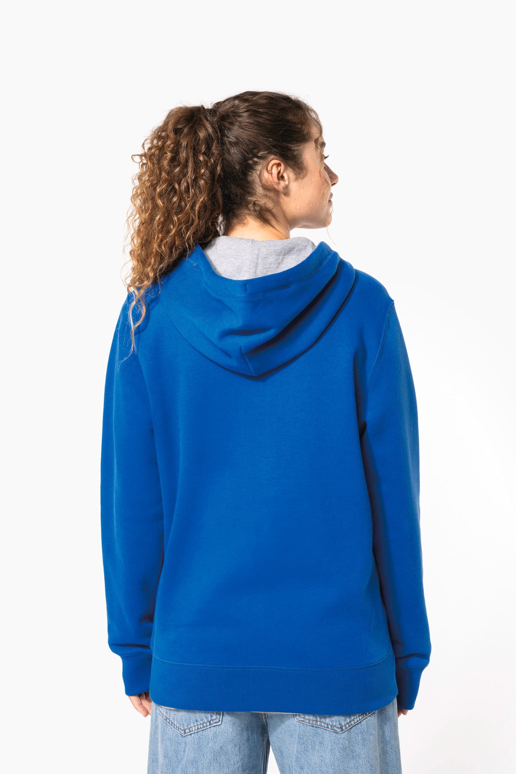 Sweat-shirt zippé capuche unisexe en situation