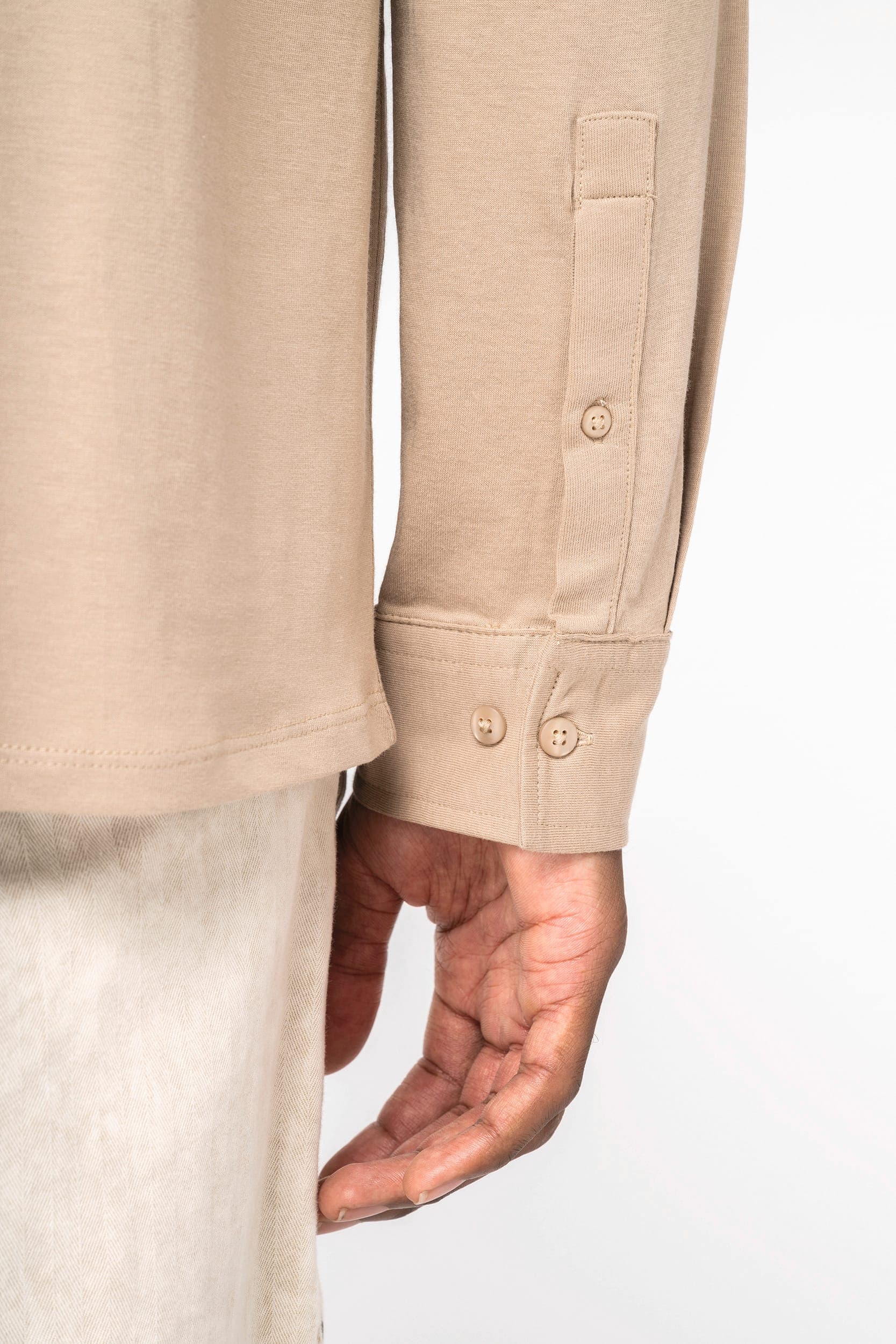 Chemise écoresponsable en jersey homme en situation