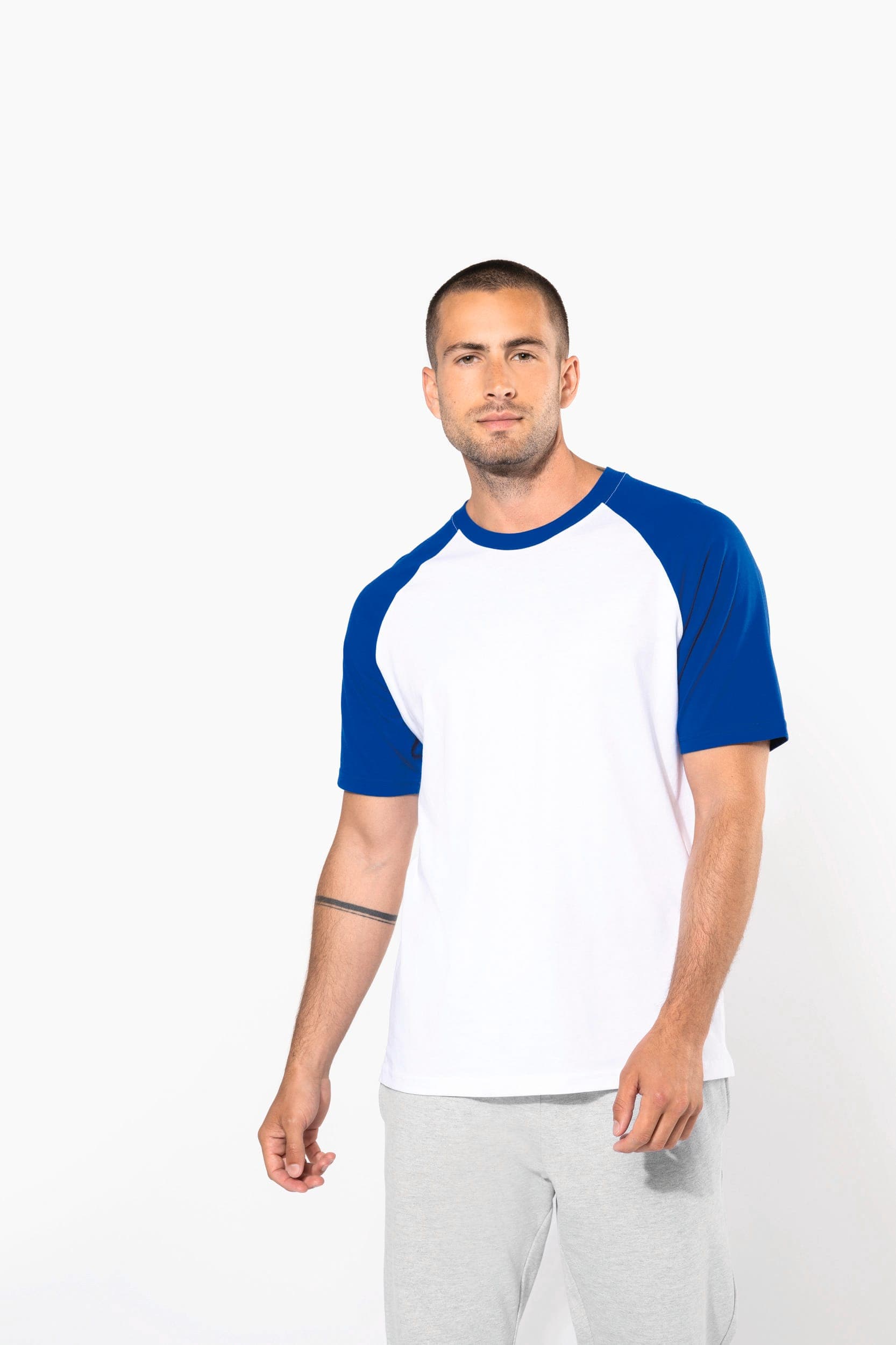 Baseball > T-shirt bicolore manches courtes en situation