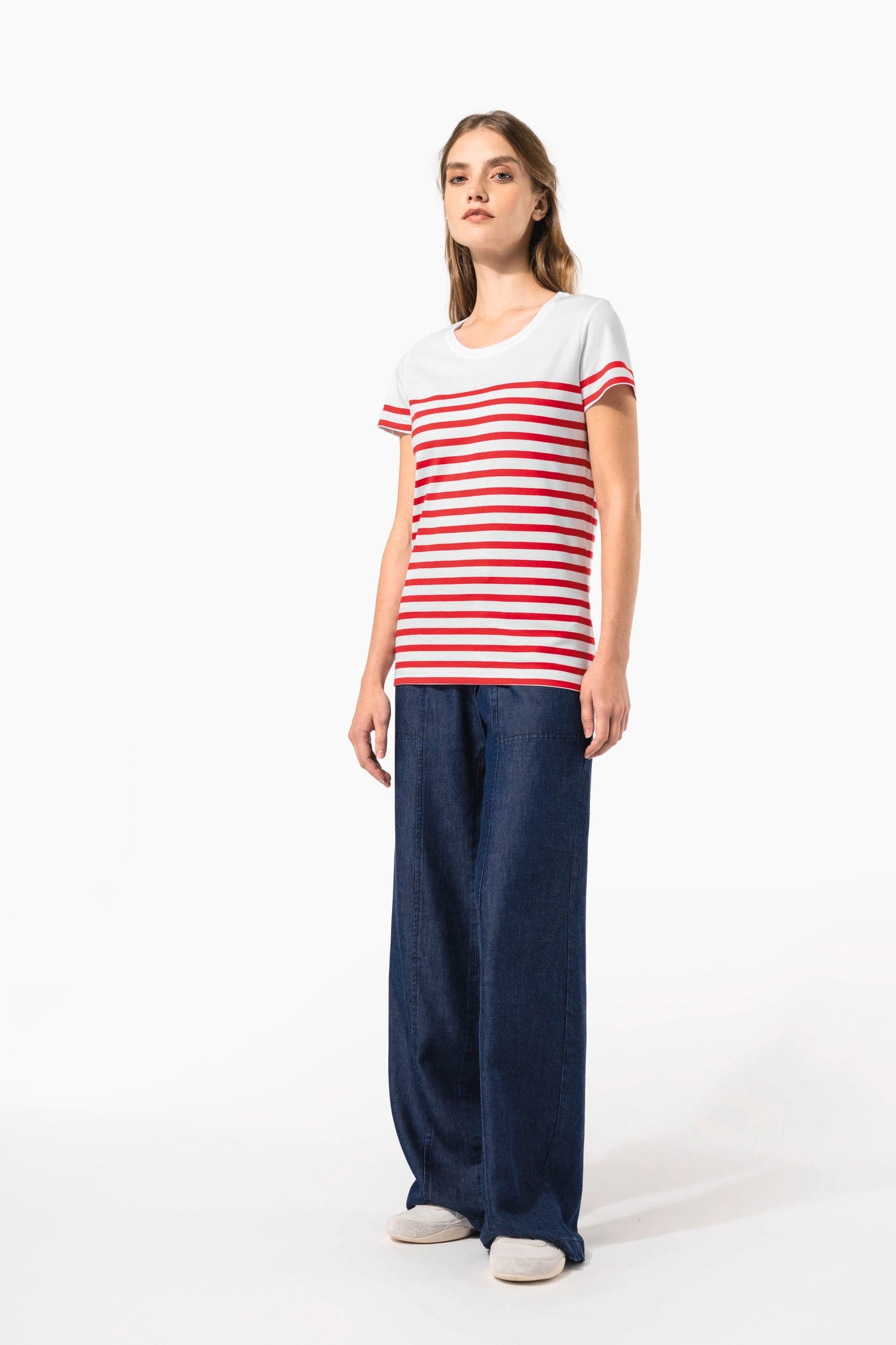 T-shirt marin col rond Bio femme en situation