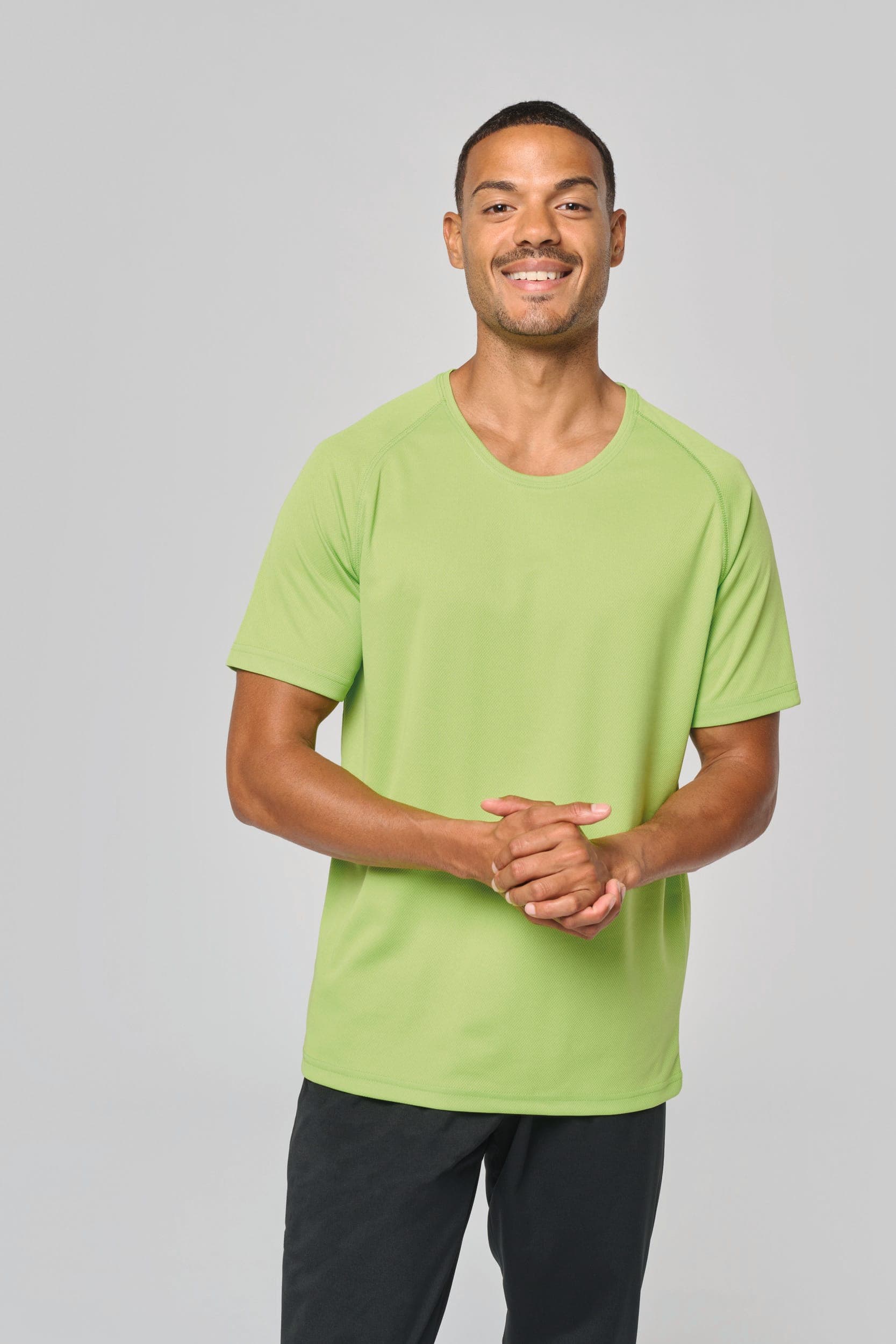 T-shirt de sport manches courtes homme en situation