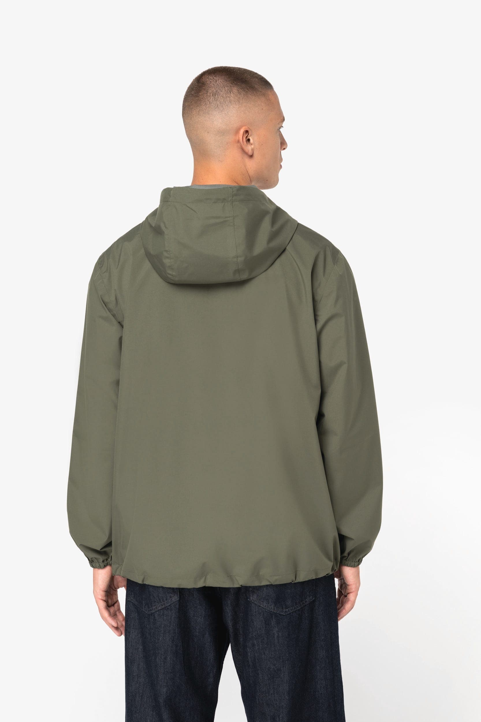 Veste coupe-vent imperméable écoresponsable quart zip unisexe en situation