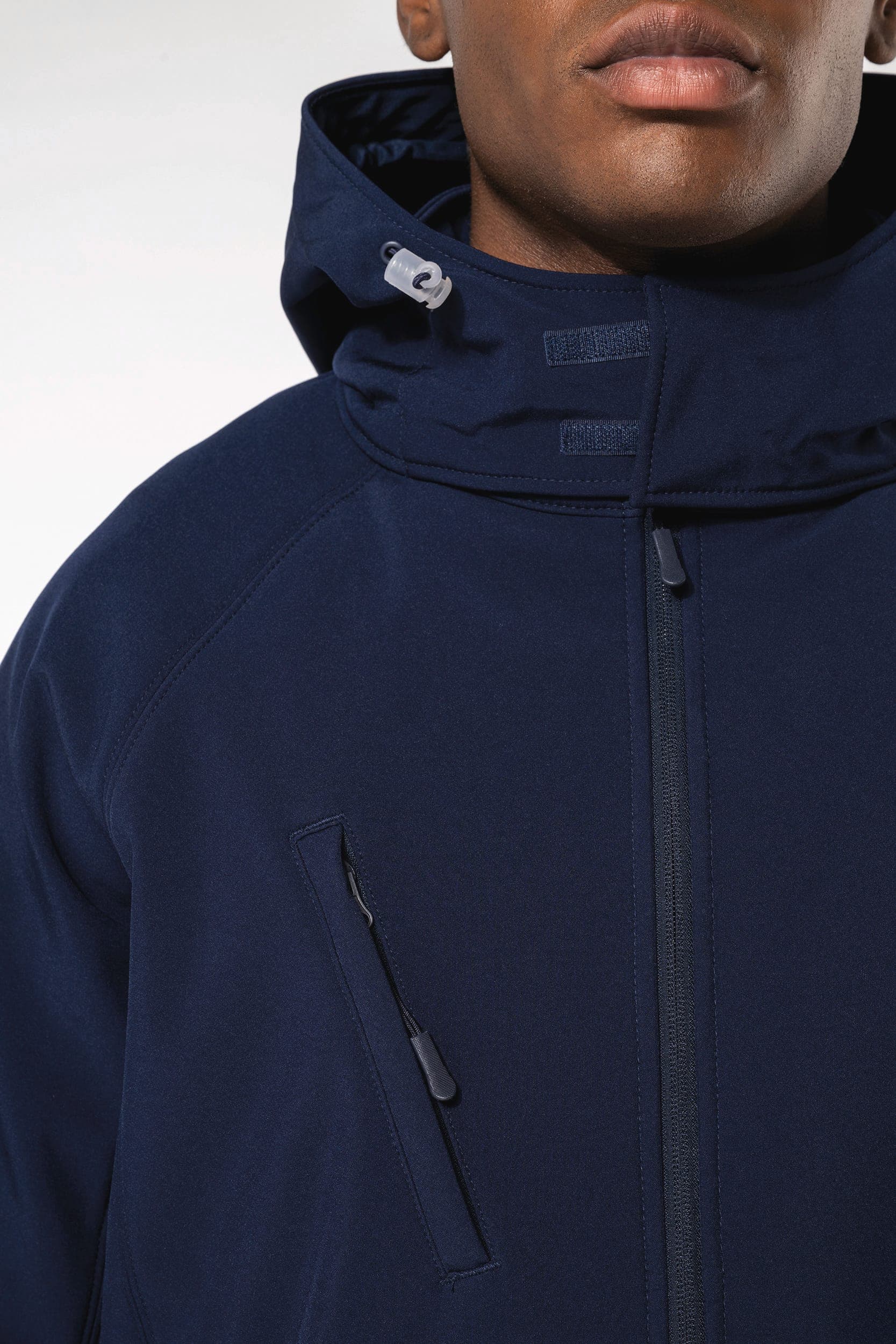 Veste softshell à capuche amovible homme en situation