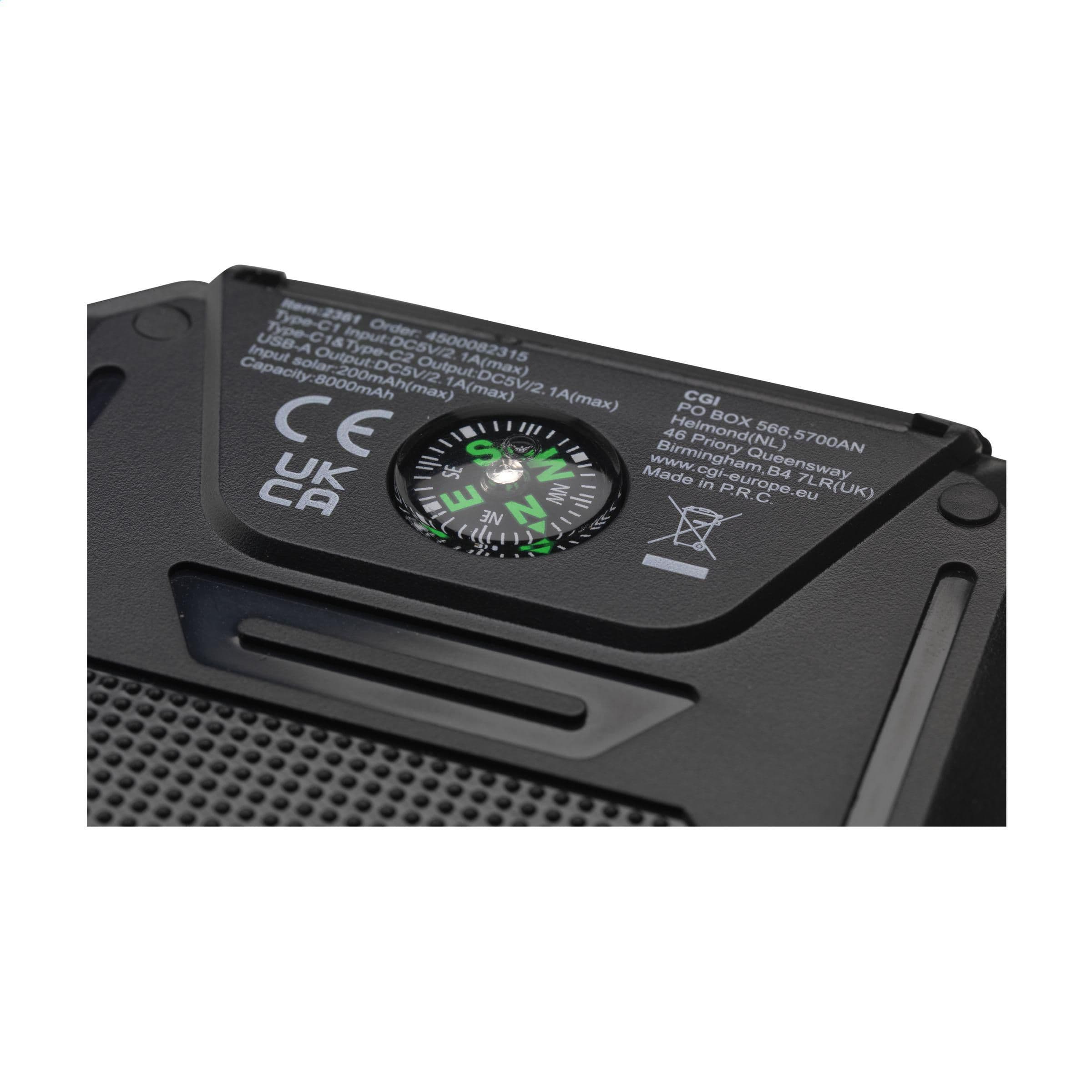 Batterie externe Trail RCS Chargeur solaire Boussole 8000 en situation