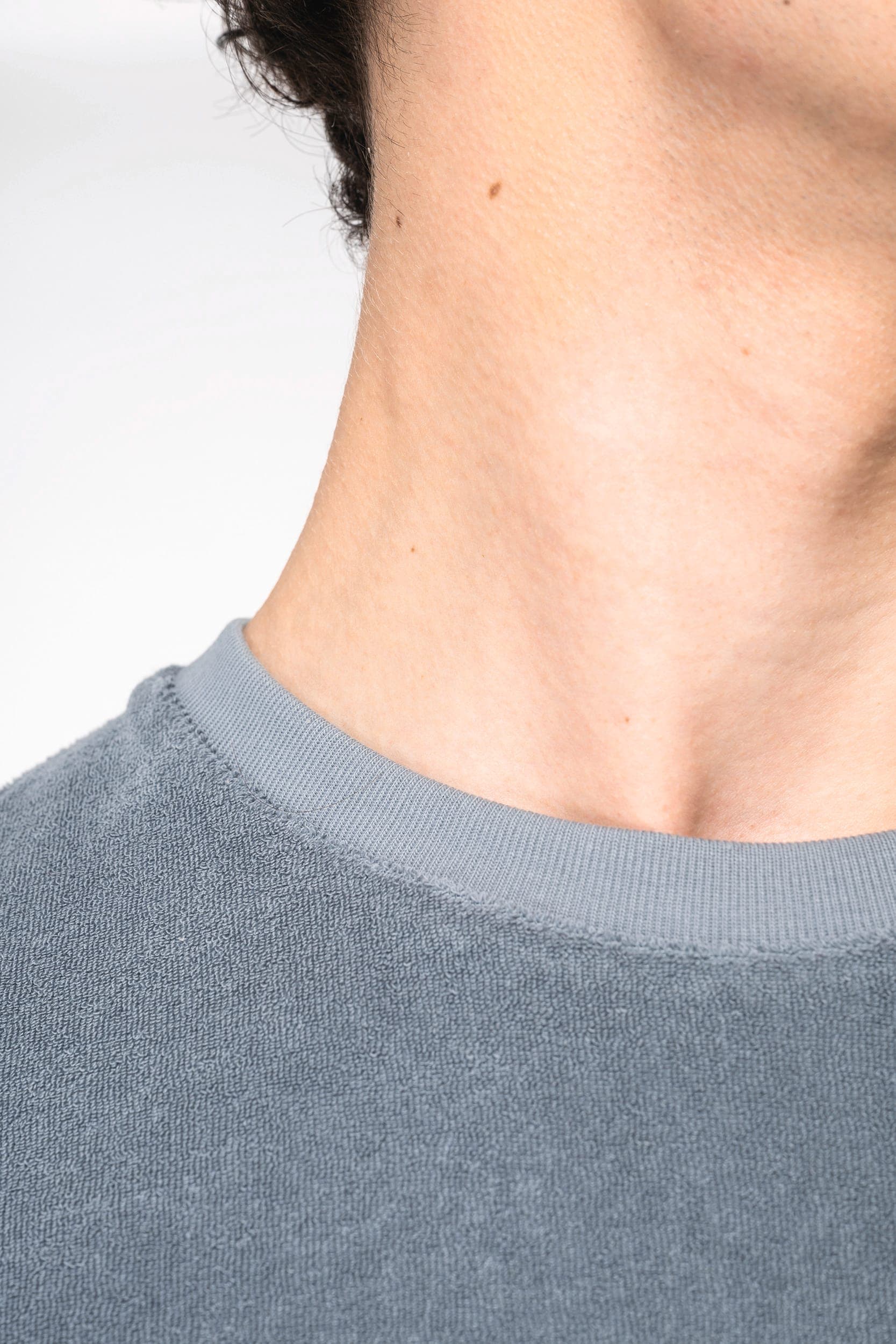 T-shirt écoresponsable en éponge homme en situation