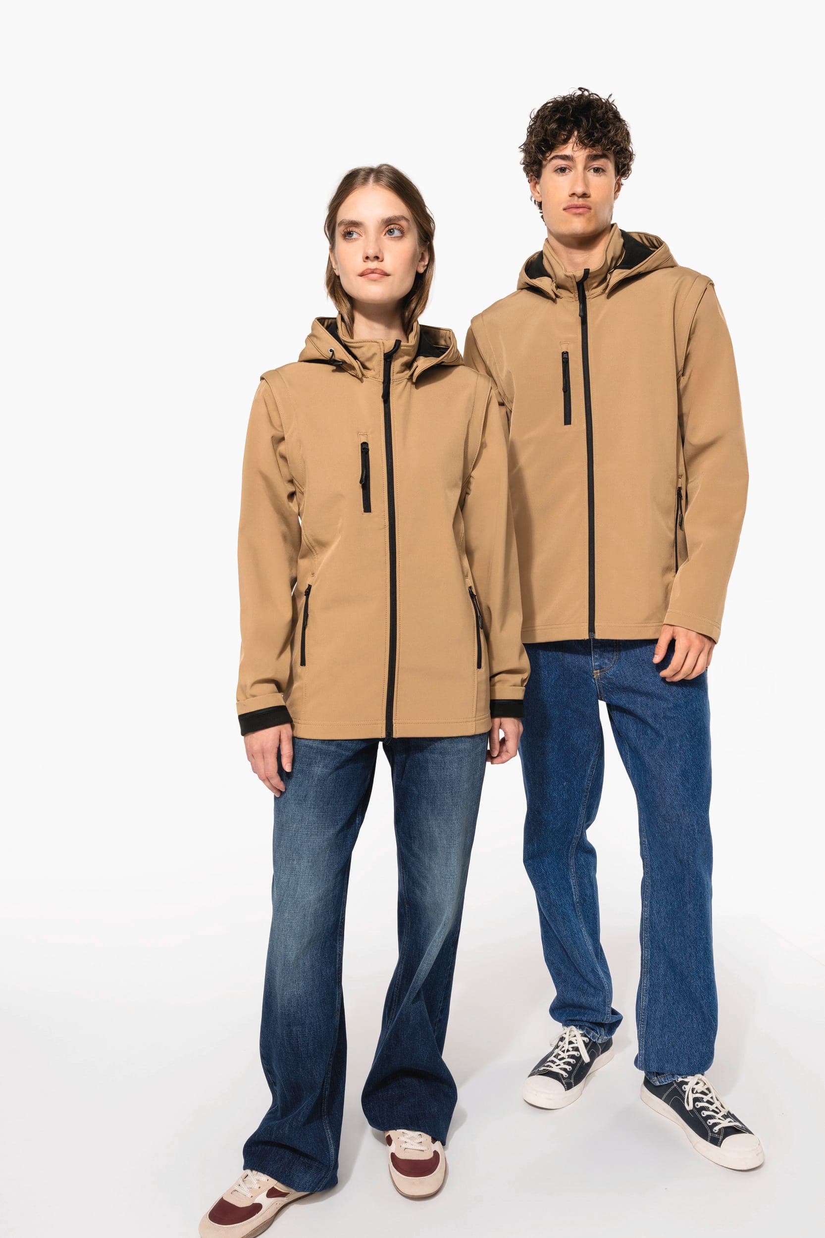 Veste Softshell 3 couches à capuche avec manches amovibles unisexe en situation